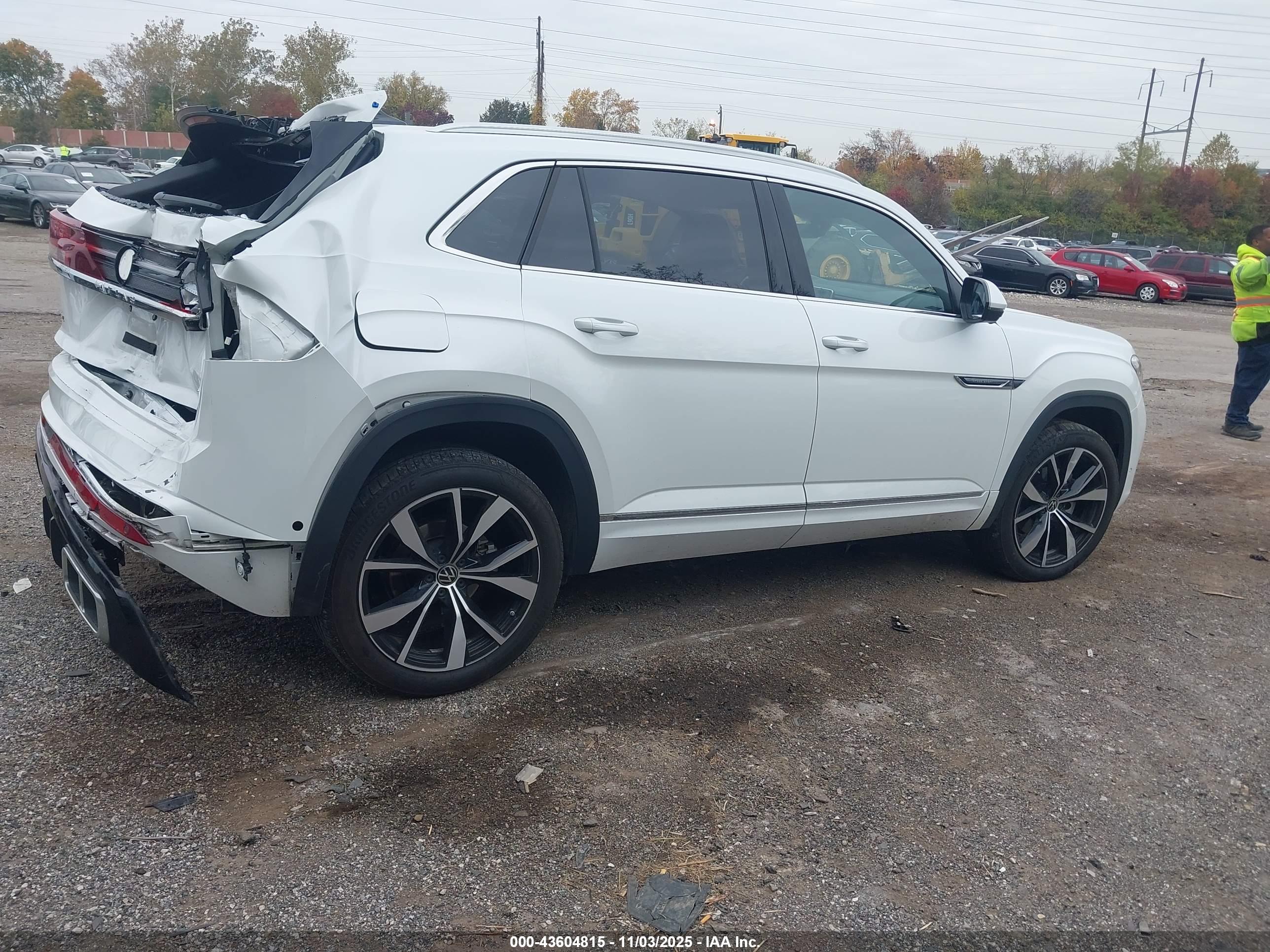 VOLKSWAGEN ATLAS image 4