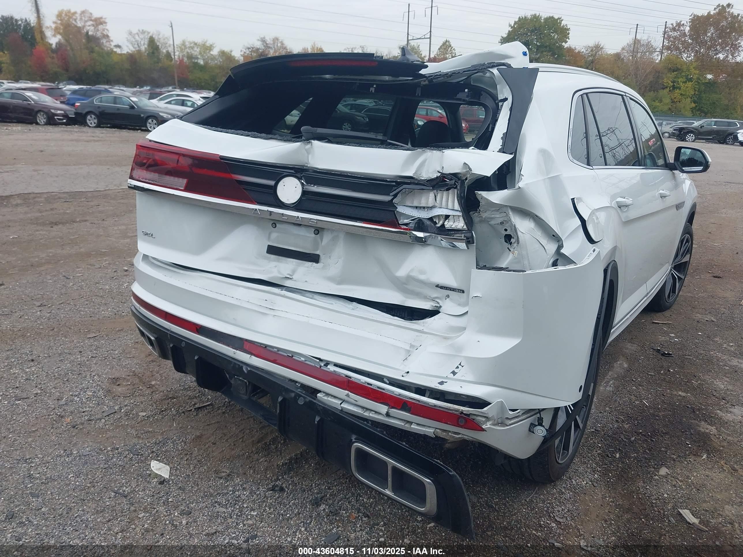 VOLKSWAGEN ATLAS image 6
