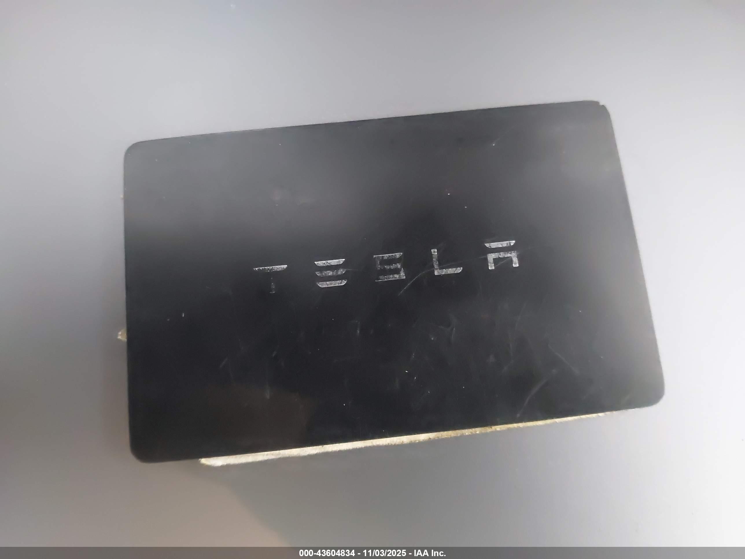 TESLA MODEL image 11
