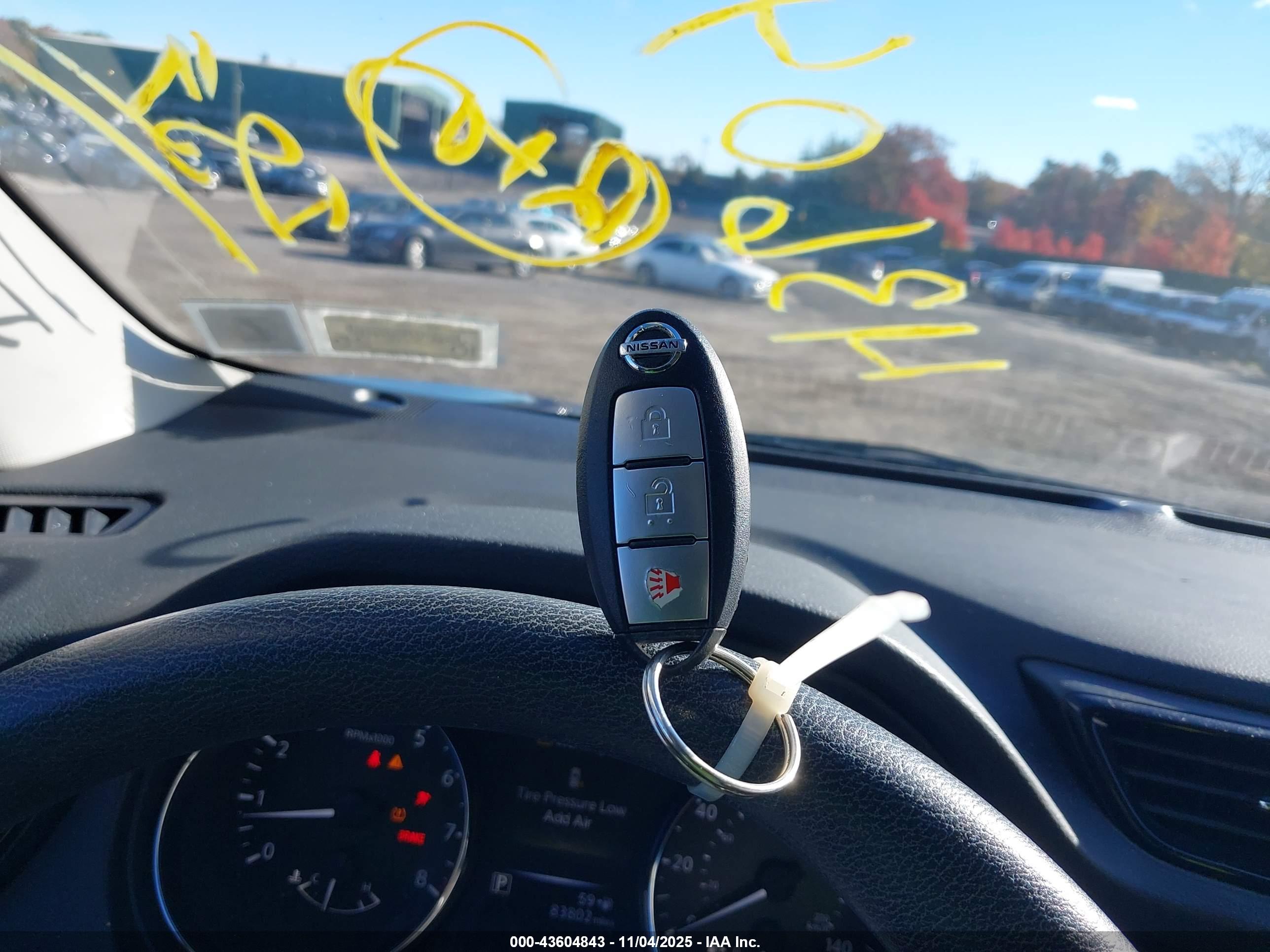 NISSAN ROGUE image 11