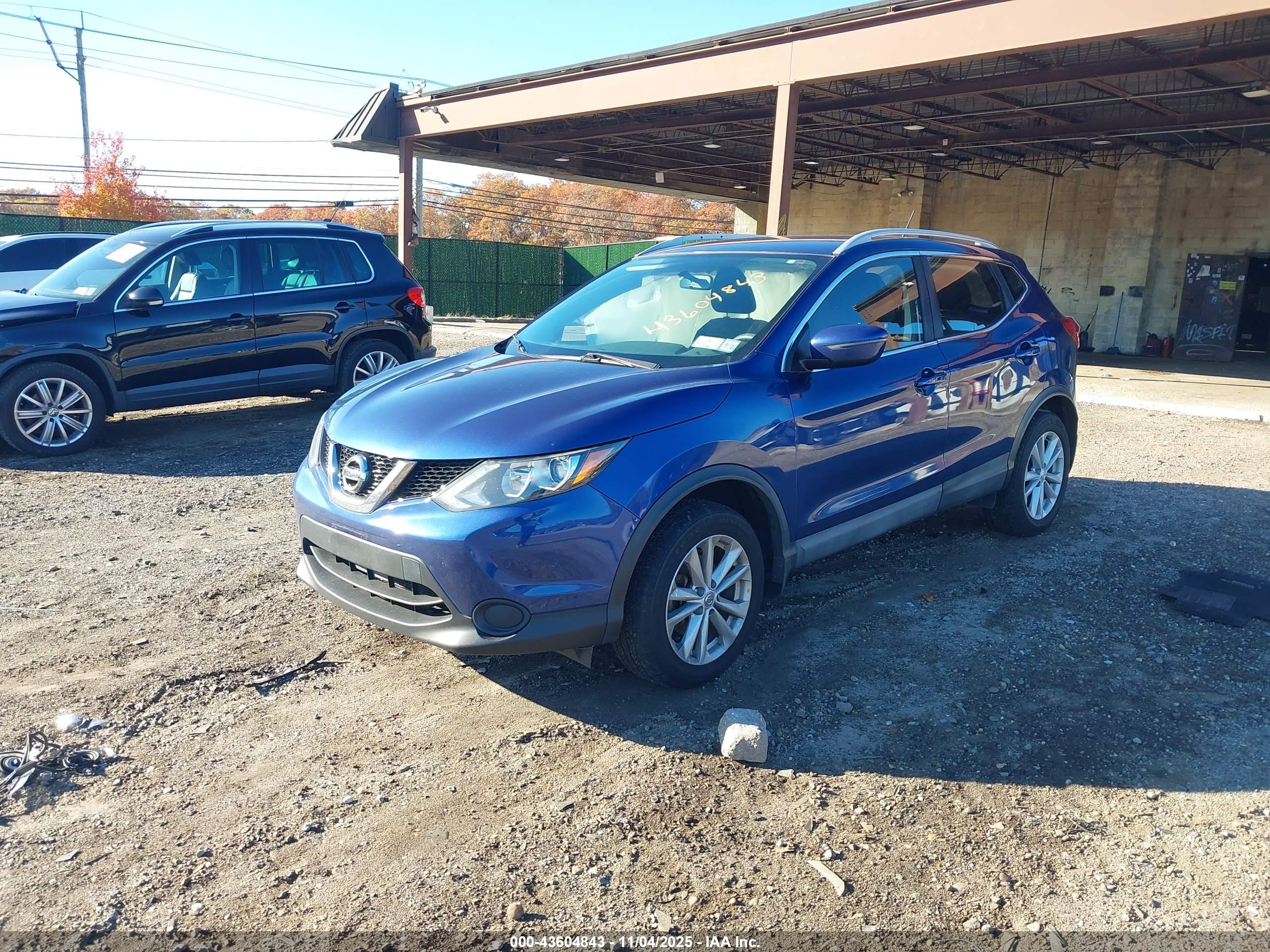 NISSAN ROGUE image 2