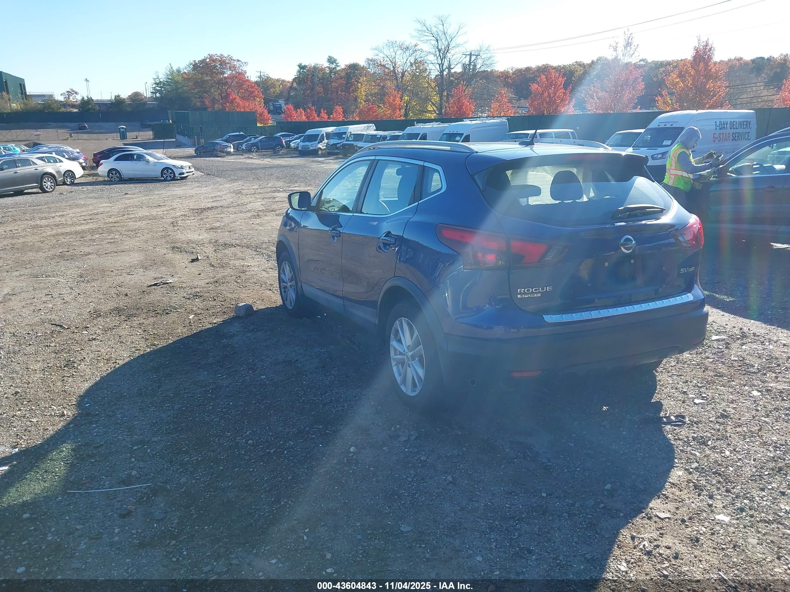 NISSAN ROGUE image 3