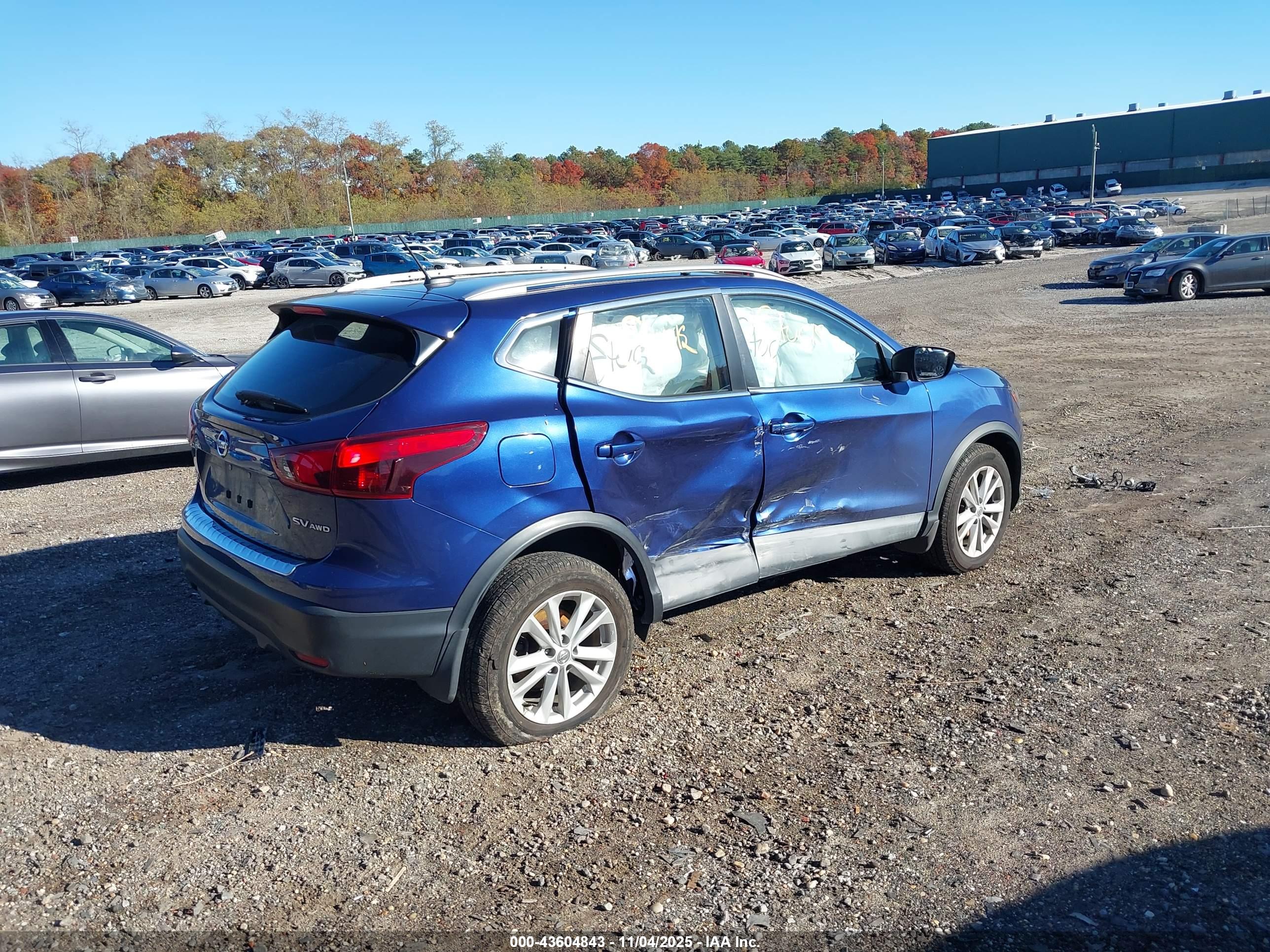 NISSAN ROGUE image 4