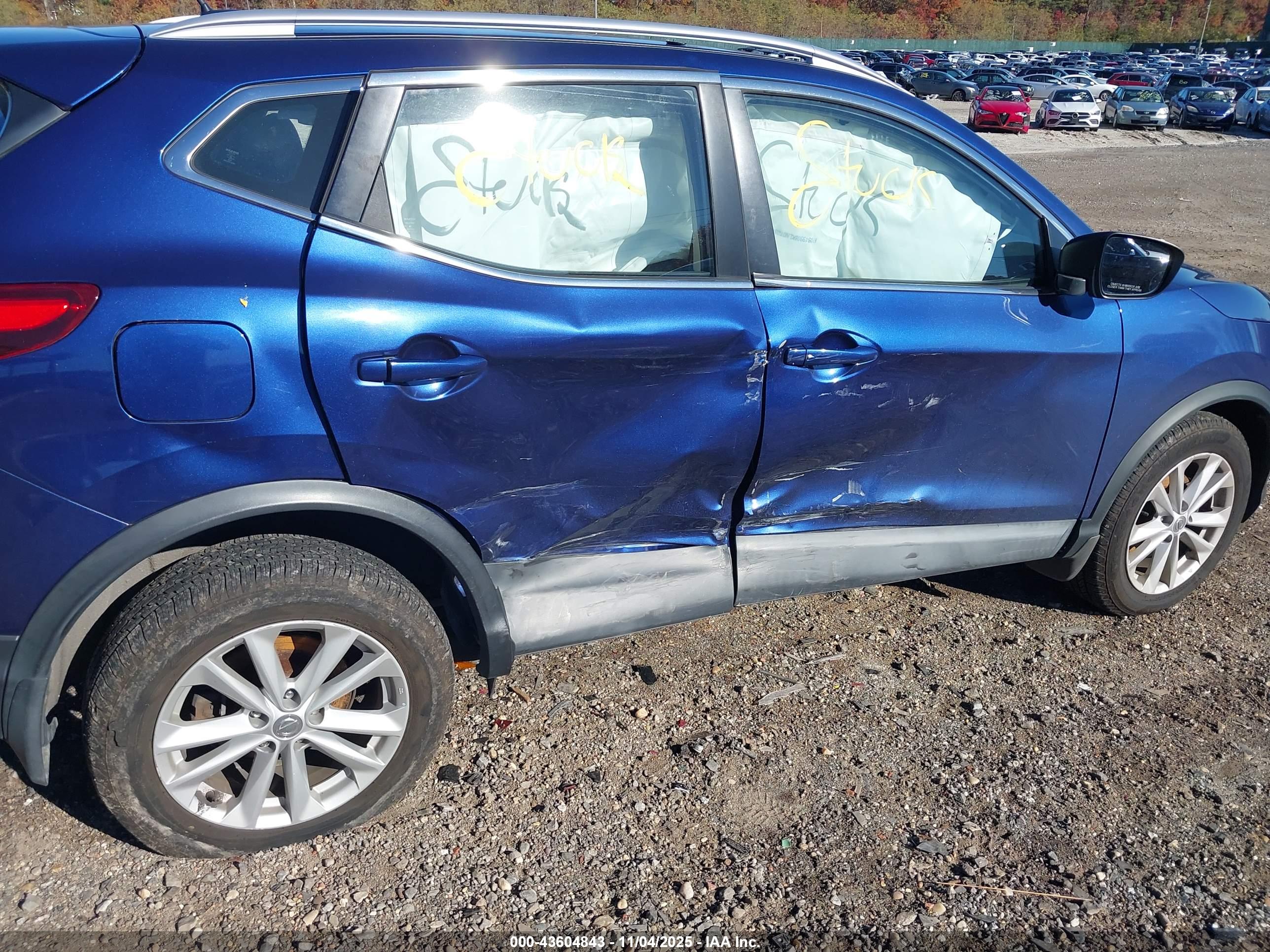 NISSAN ROGUE image 6