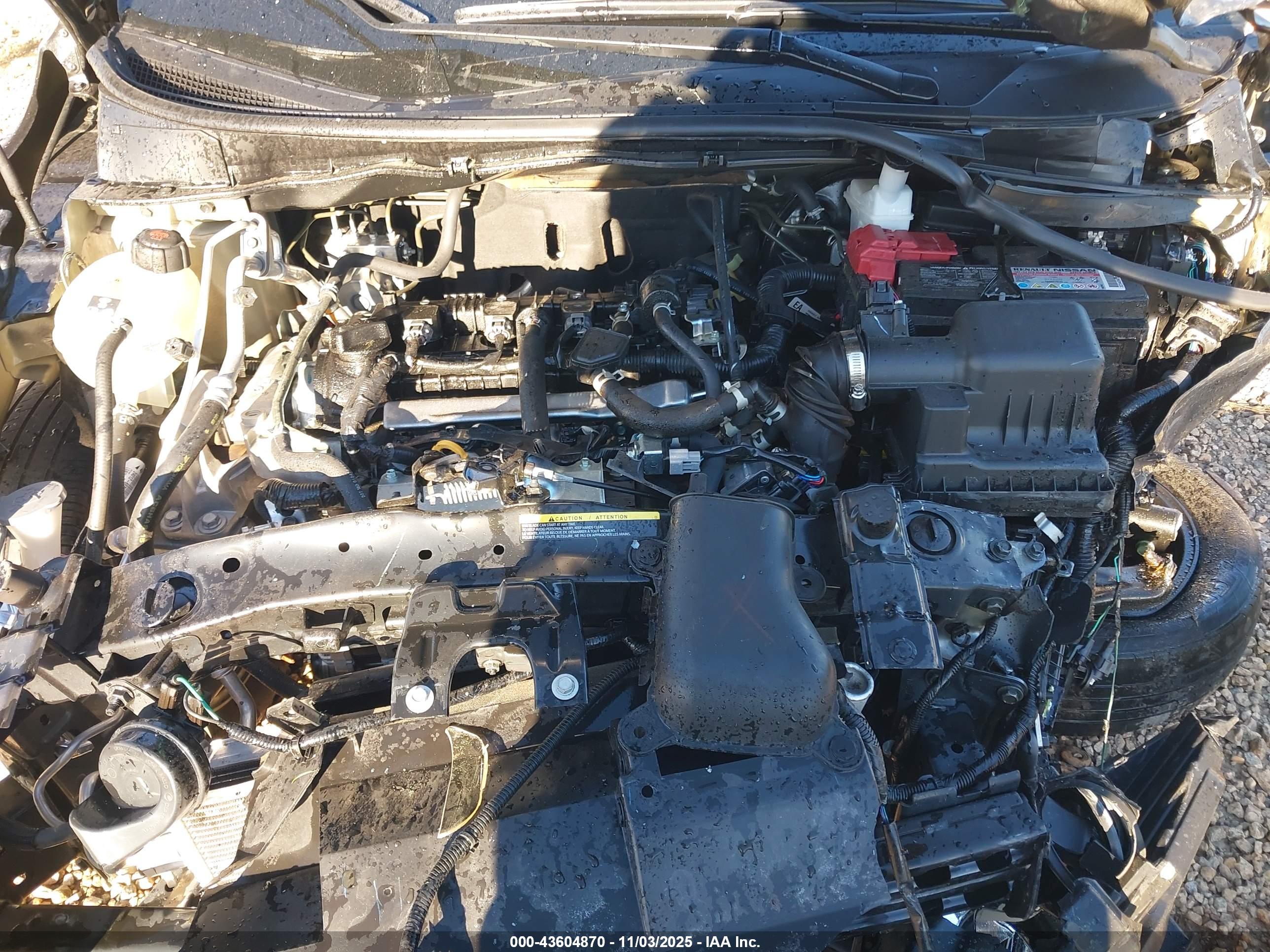 NISSAN VERSA image 10