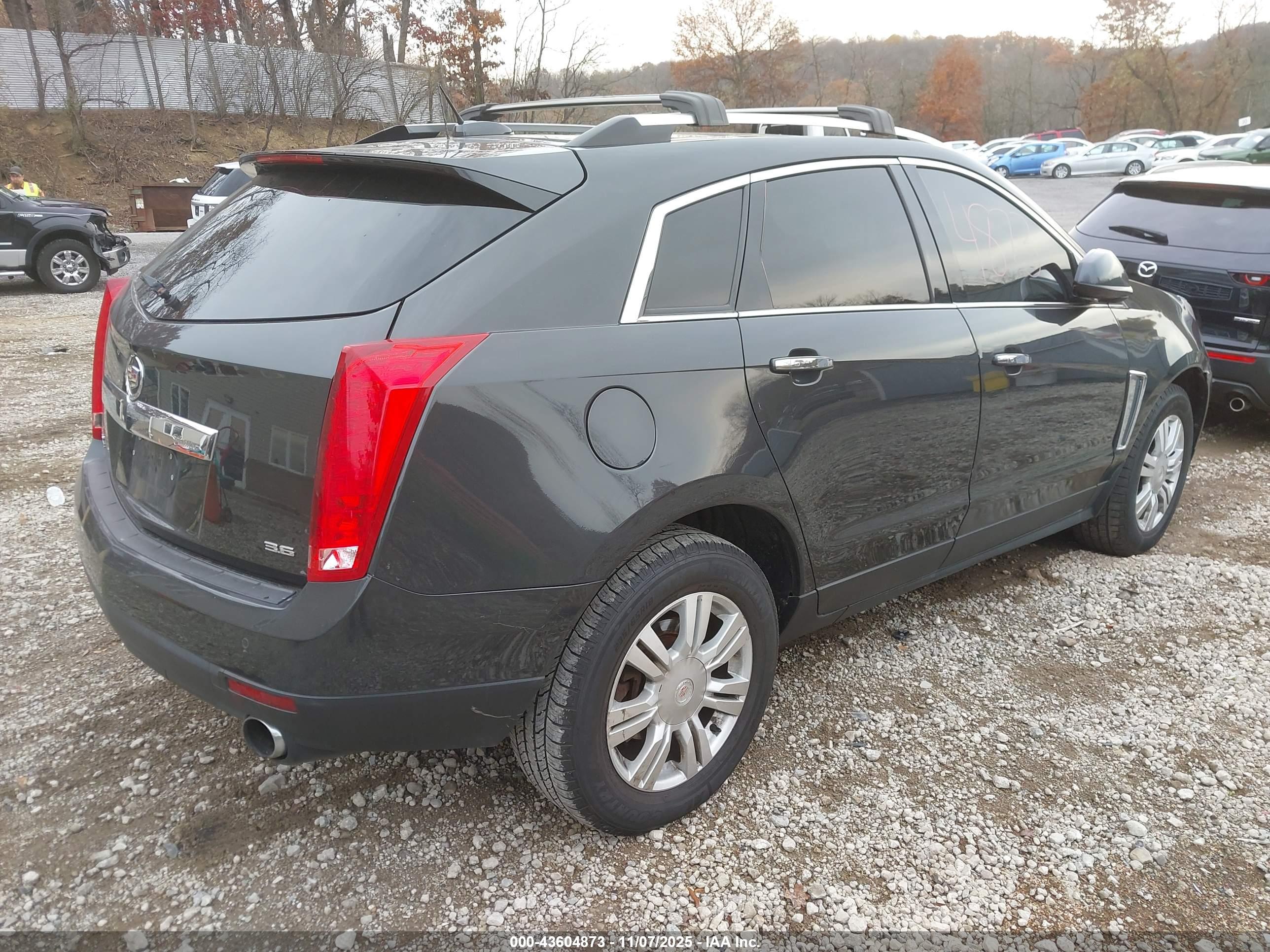 CADILLAC SRX image 4