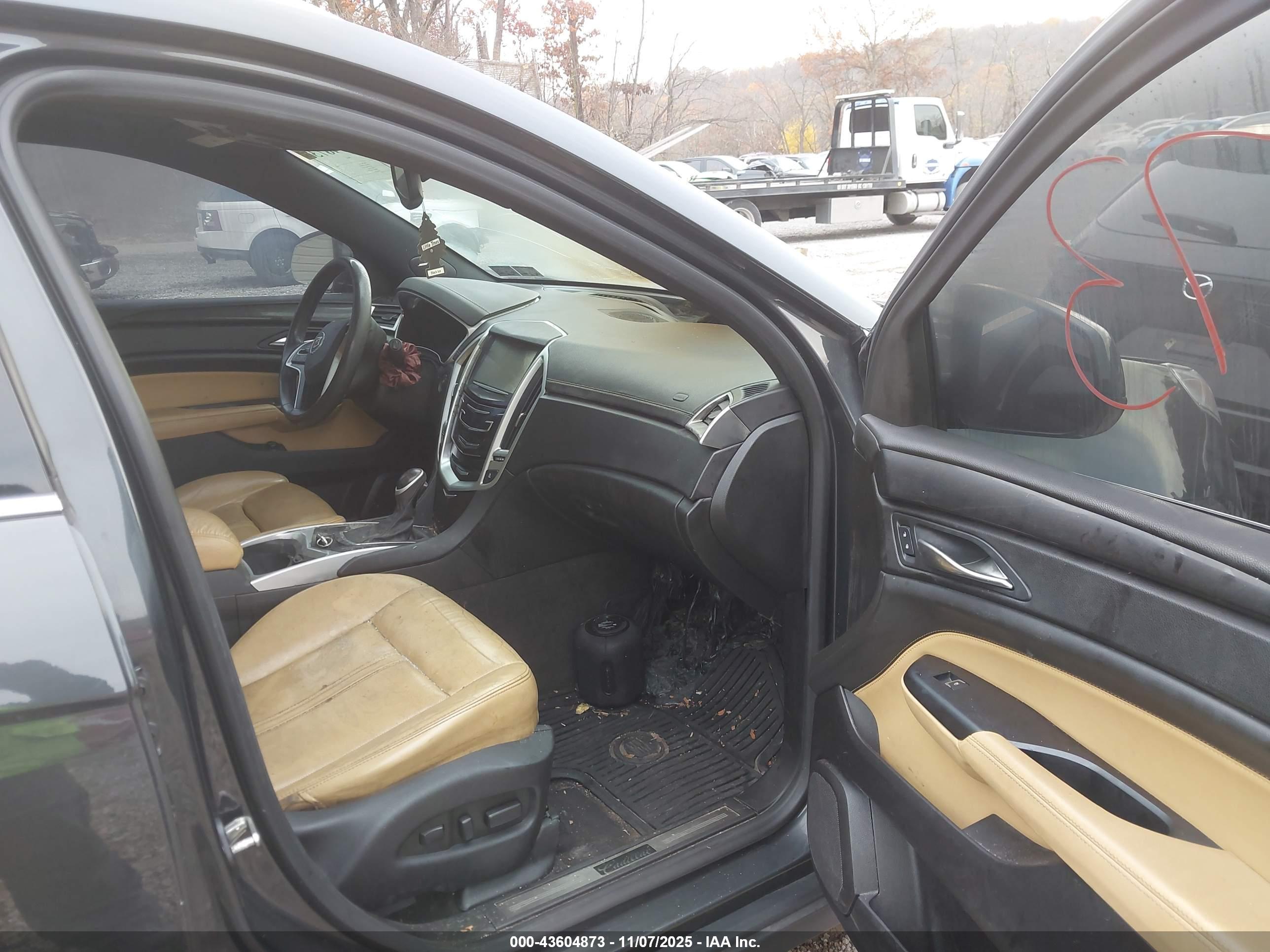 CADILLAC SRX image 5