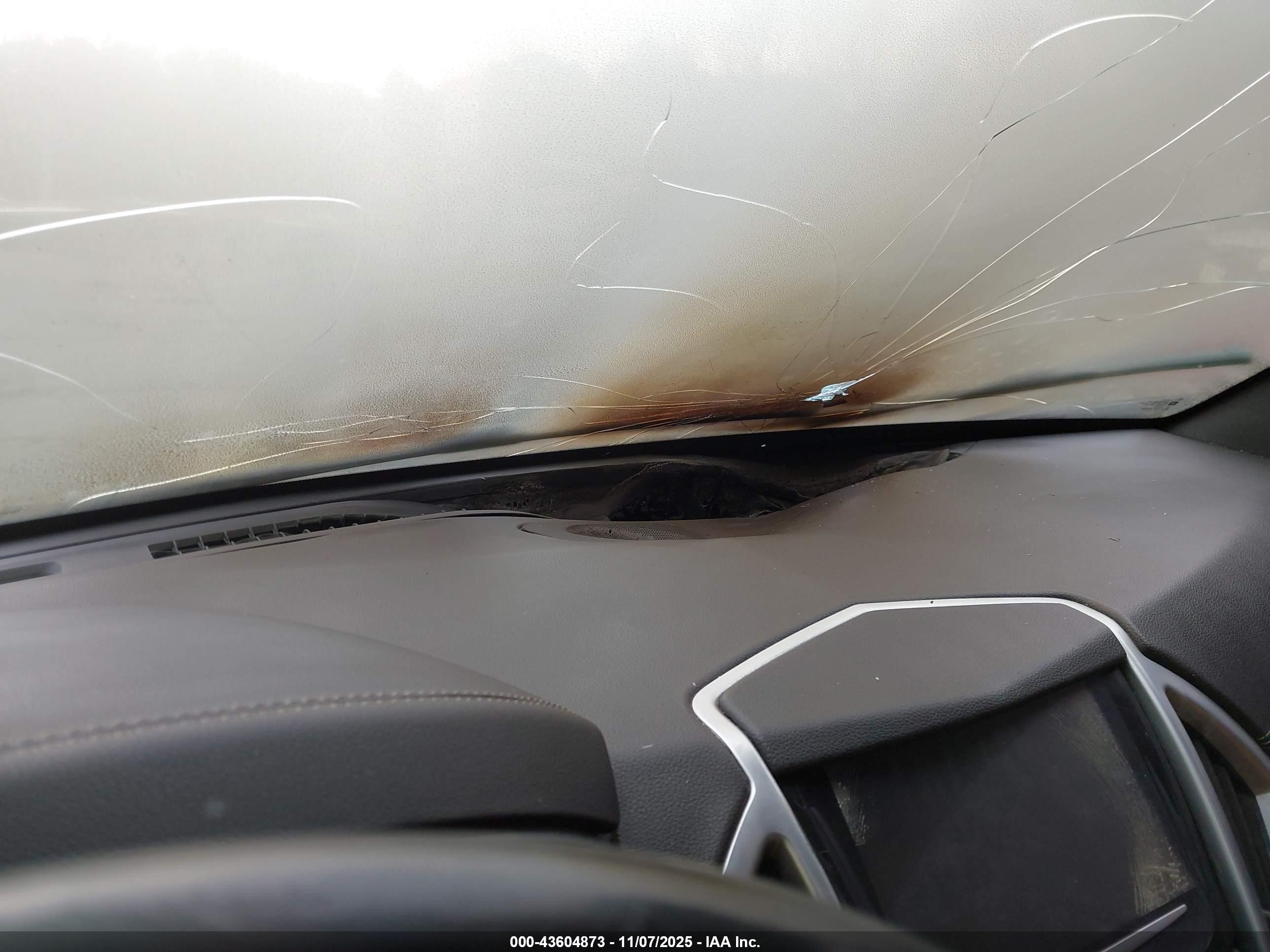 CADILLAC SRX image 6