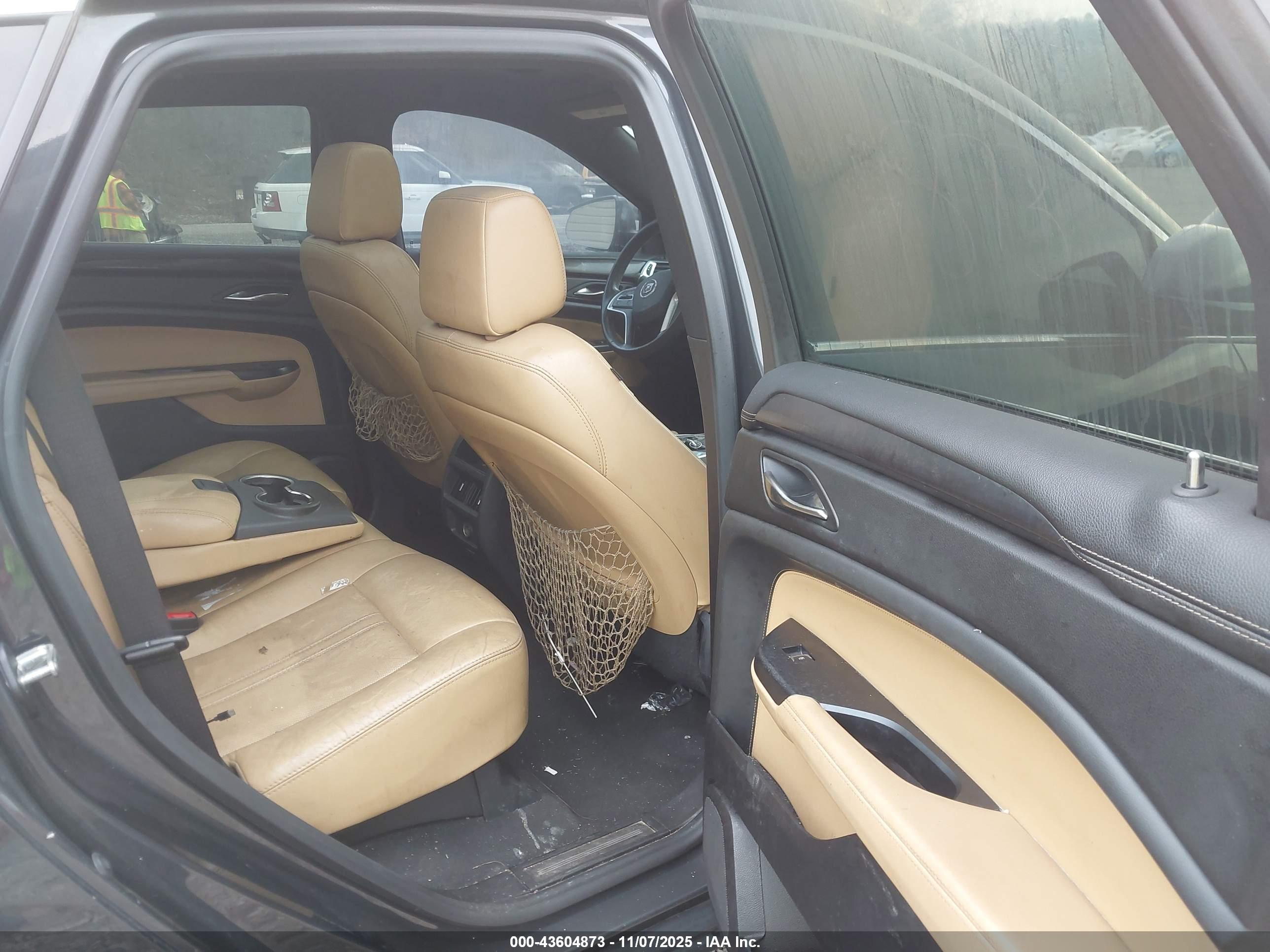 CADILLAC SRX image 8