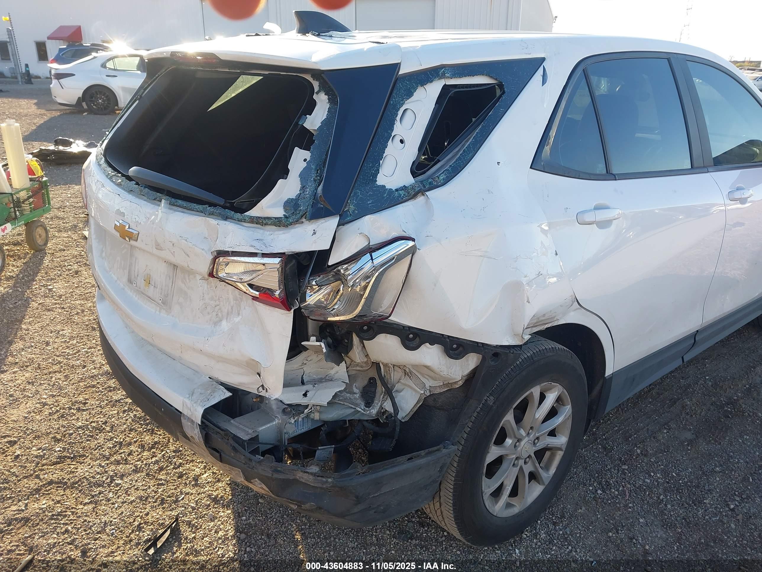 CHEVROLET EQUINOX image 6