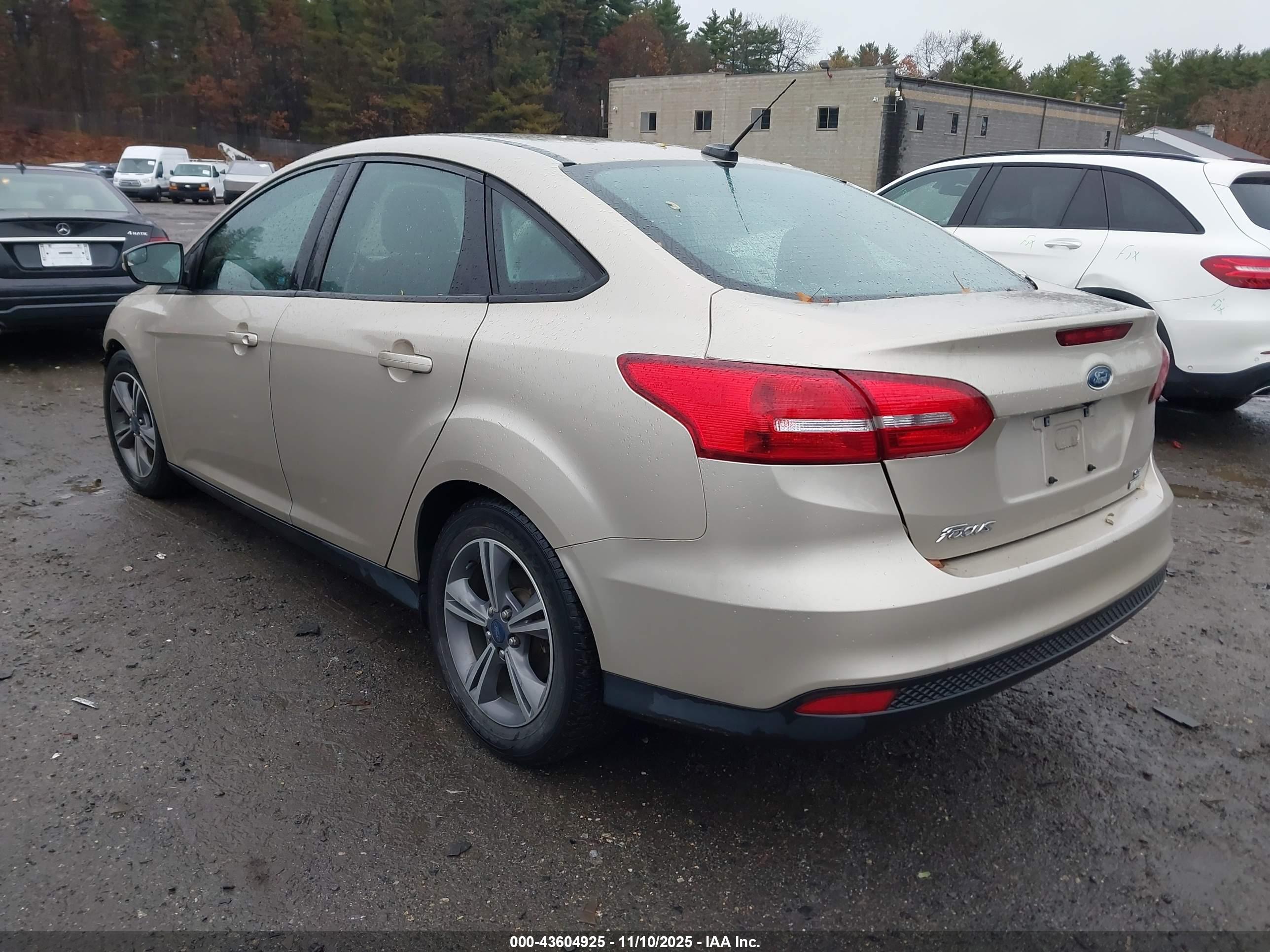 FORD FOCUS image 3
