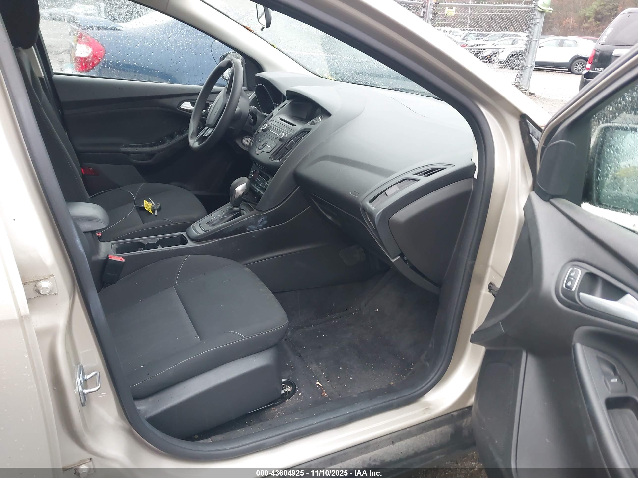 FORD FOCUS image 5