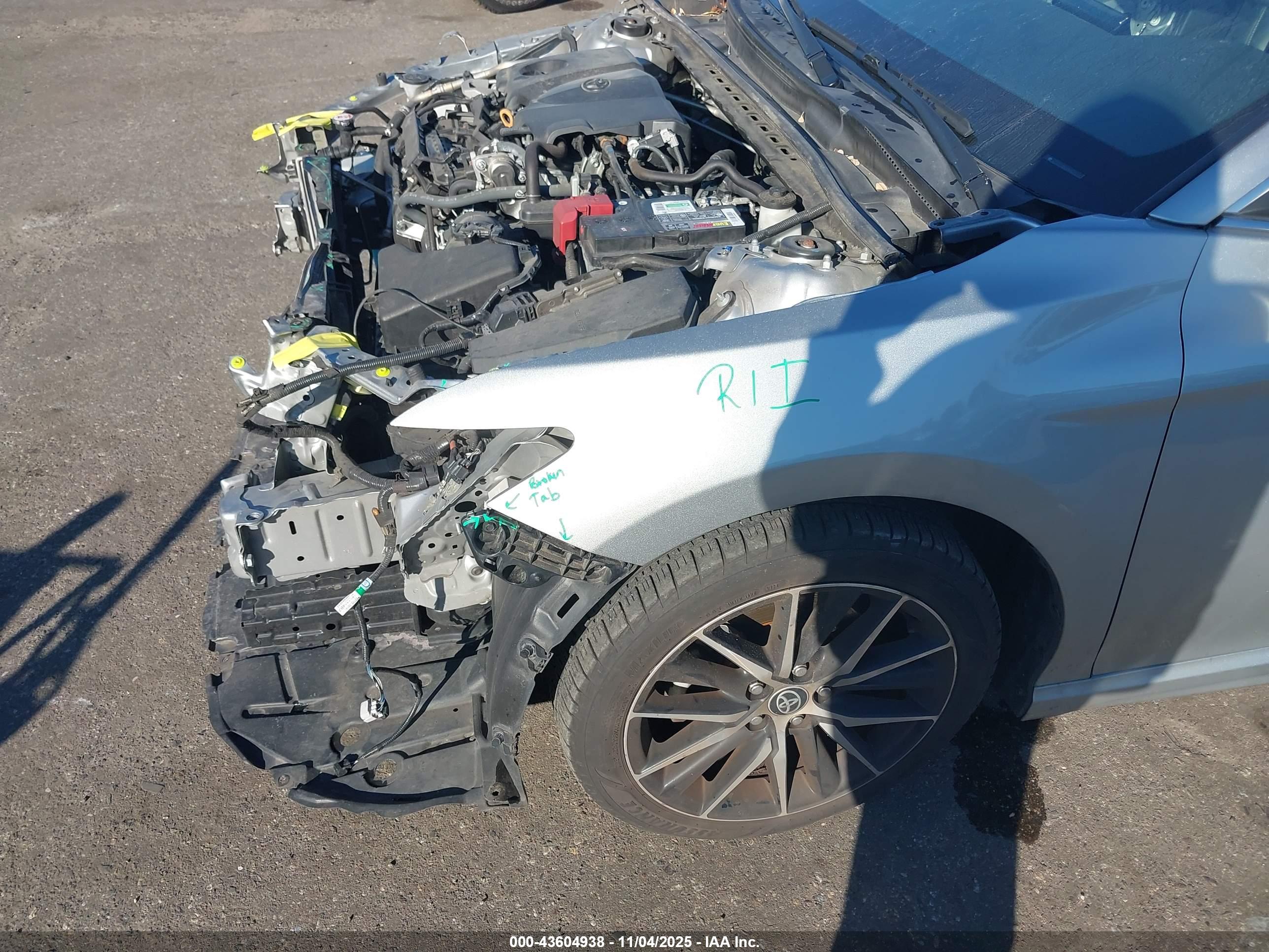 TOYOTA CAMRY image 6