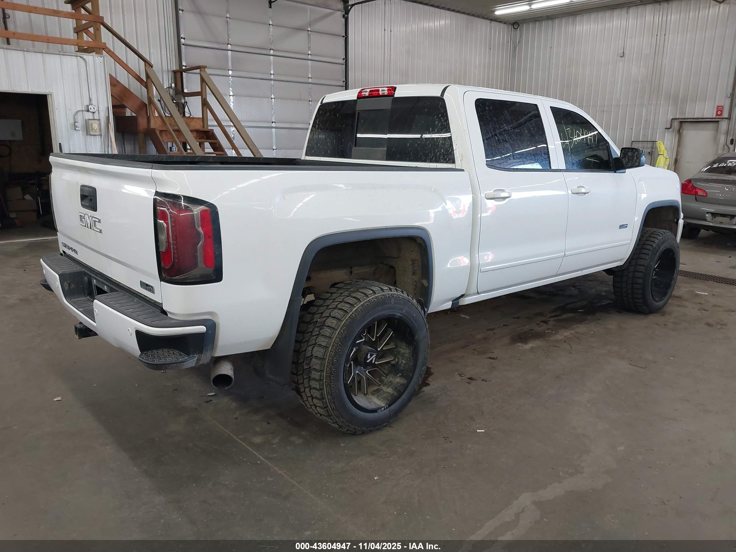 GMC SIERRA image 4