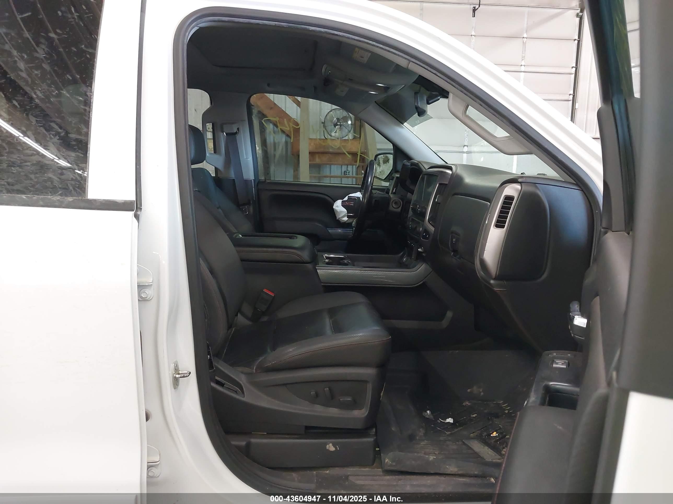 GMC SIERRA image 5