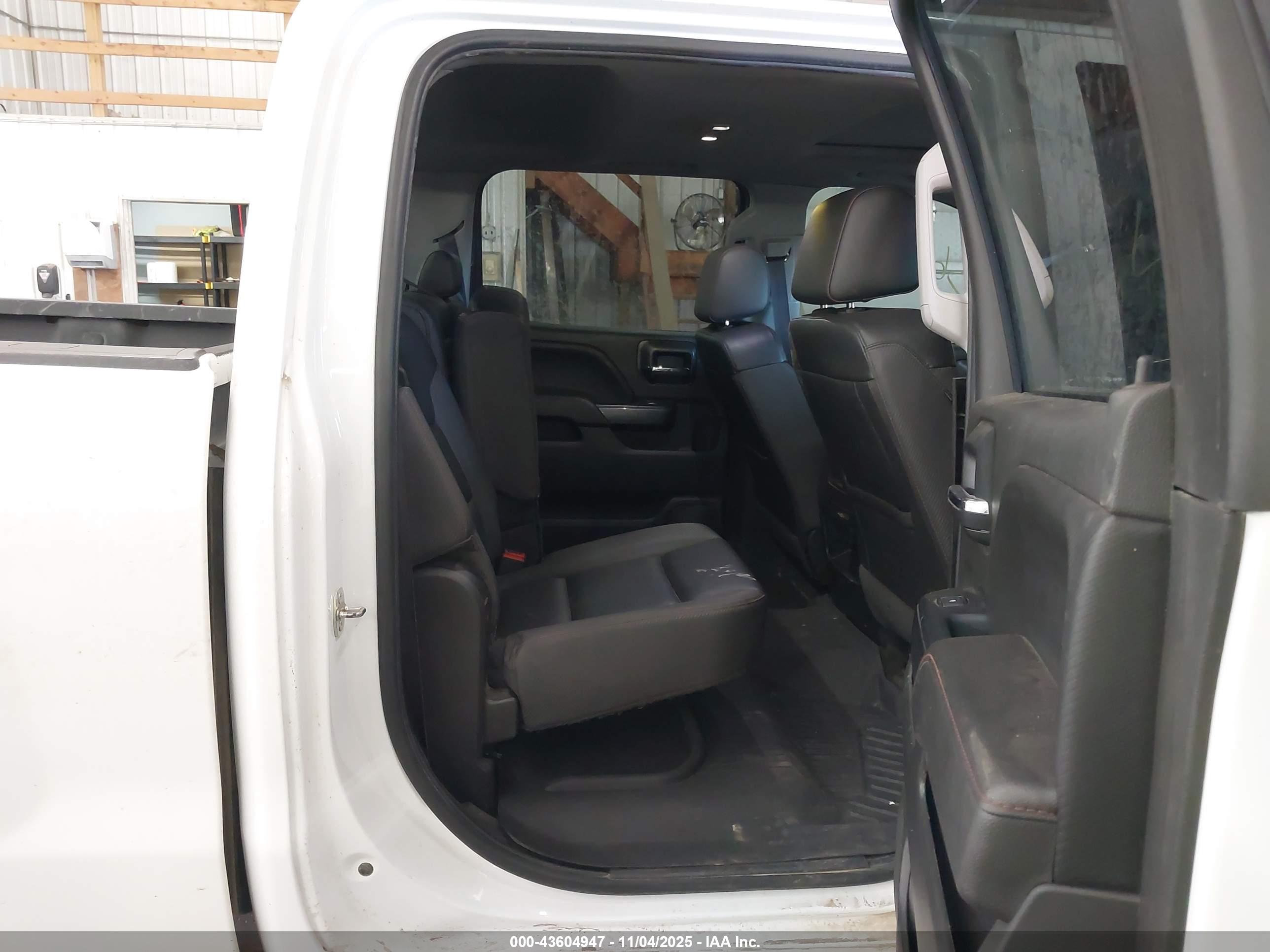 GMC SIERRA image 8