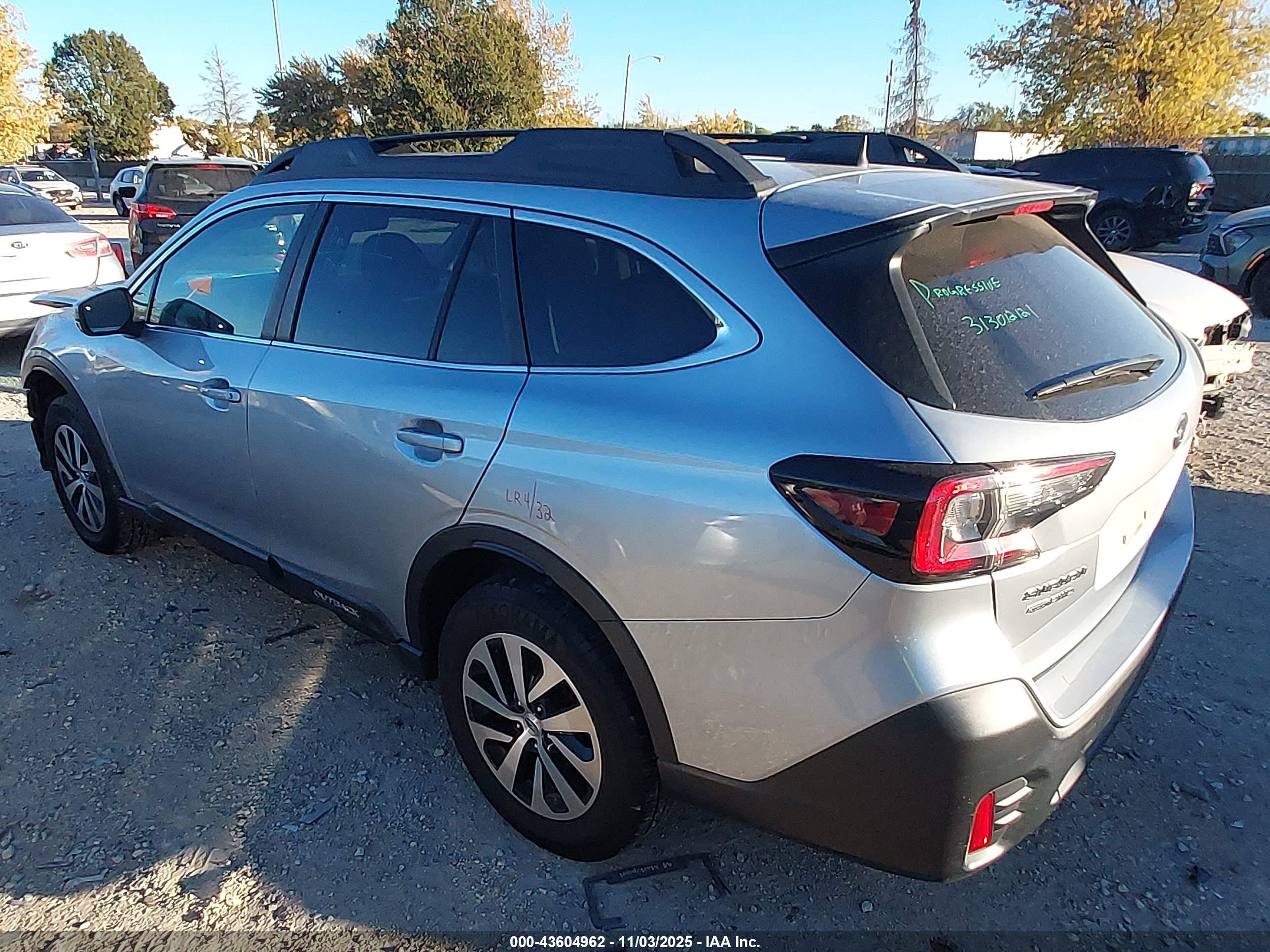SUBARU OUTBACK image 3