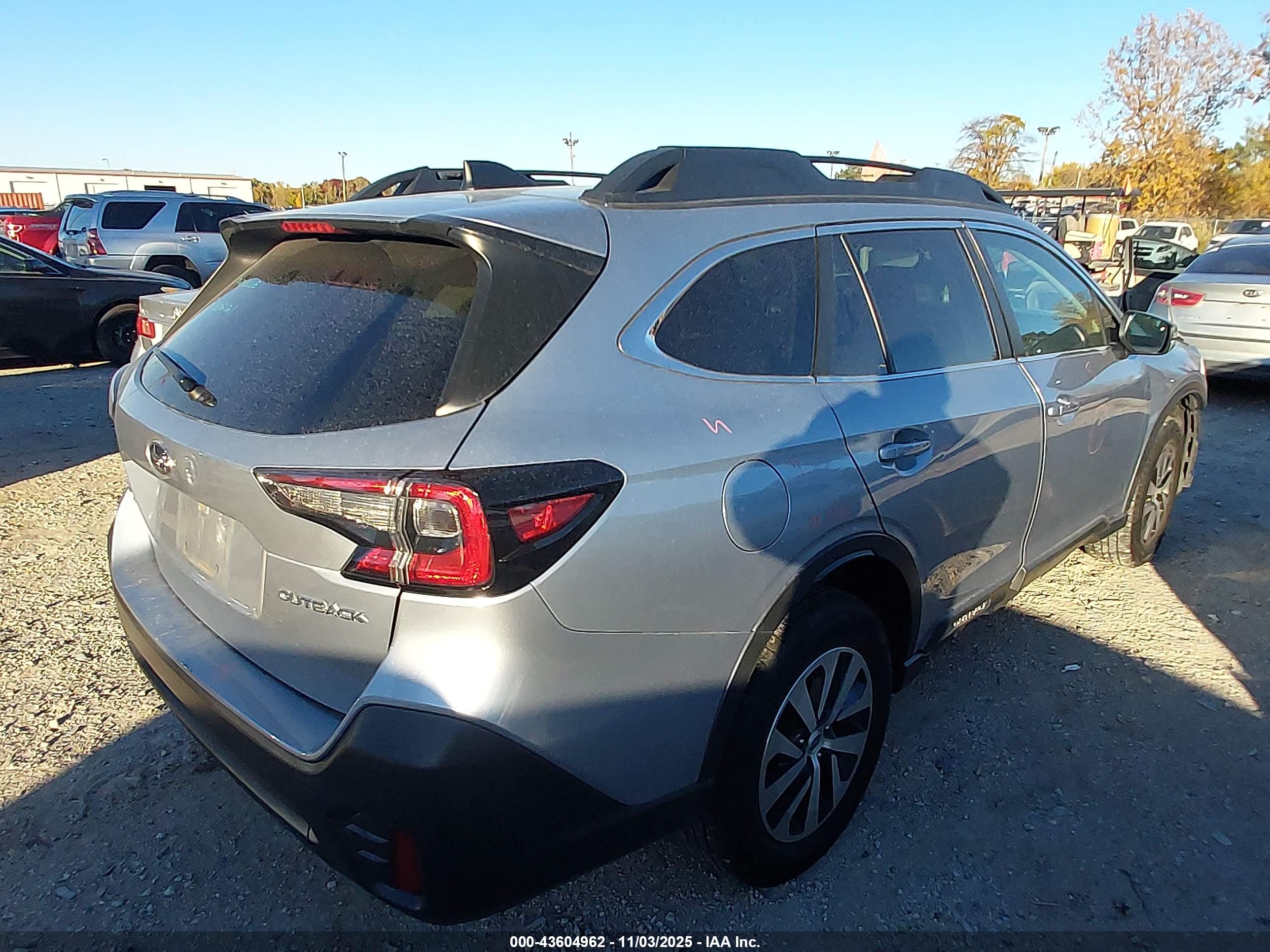 SUBARU OUTBACK image 4