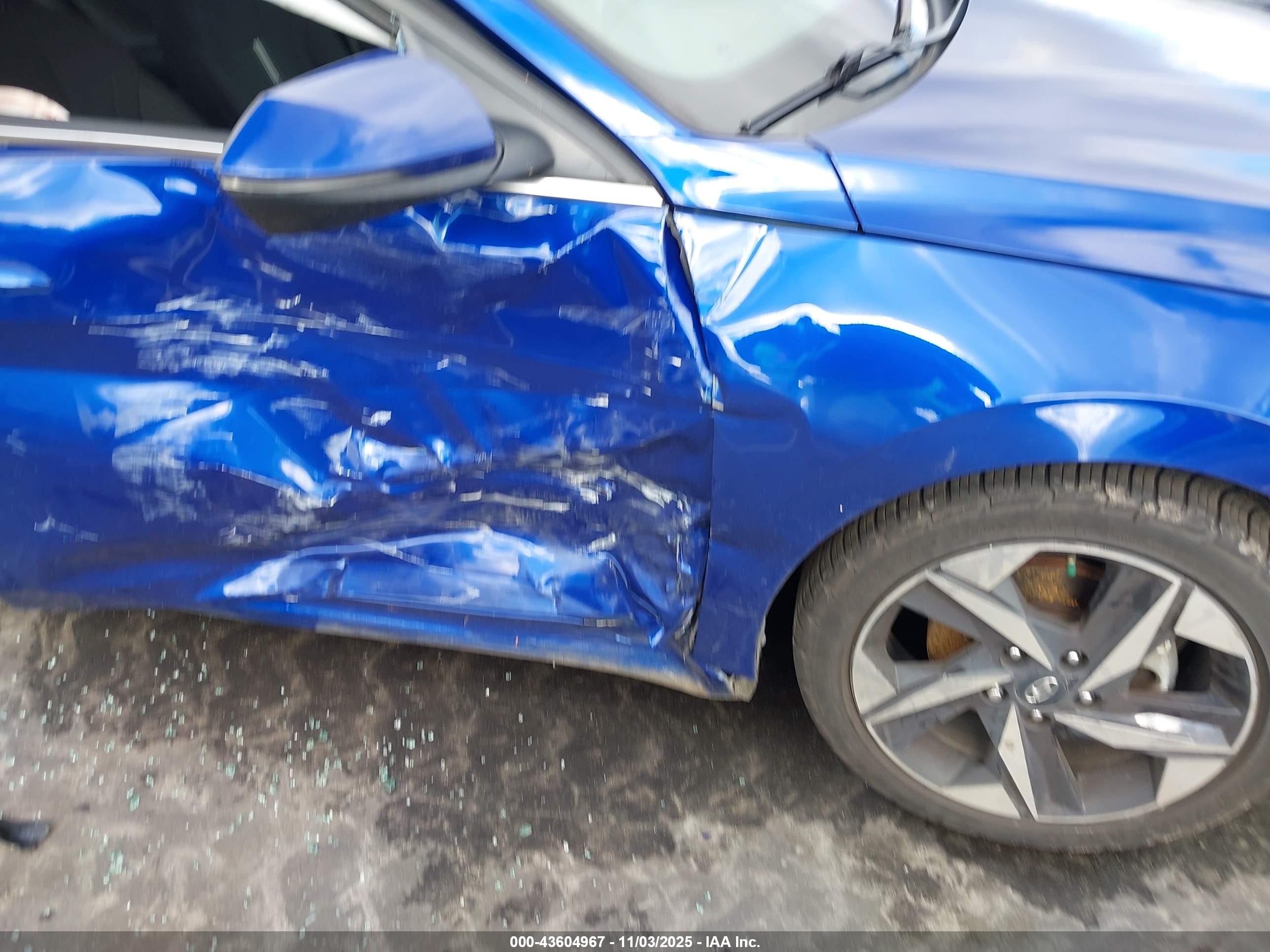 HYUNDAI ELANTRA image 6