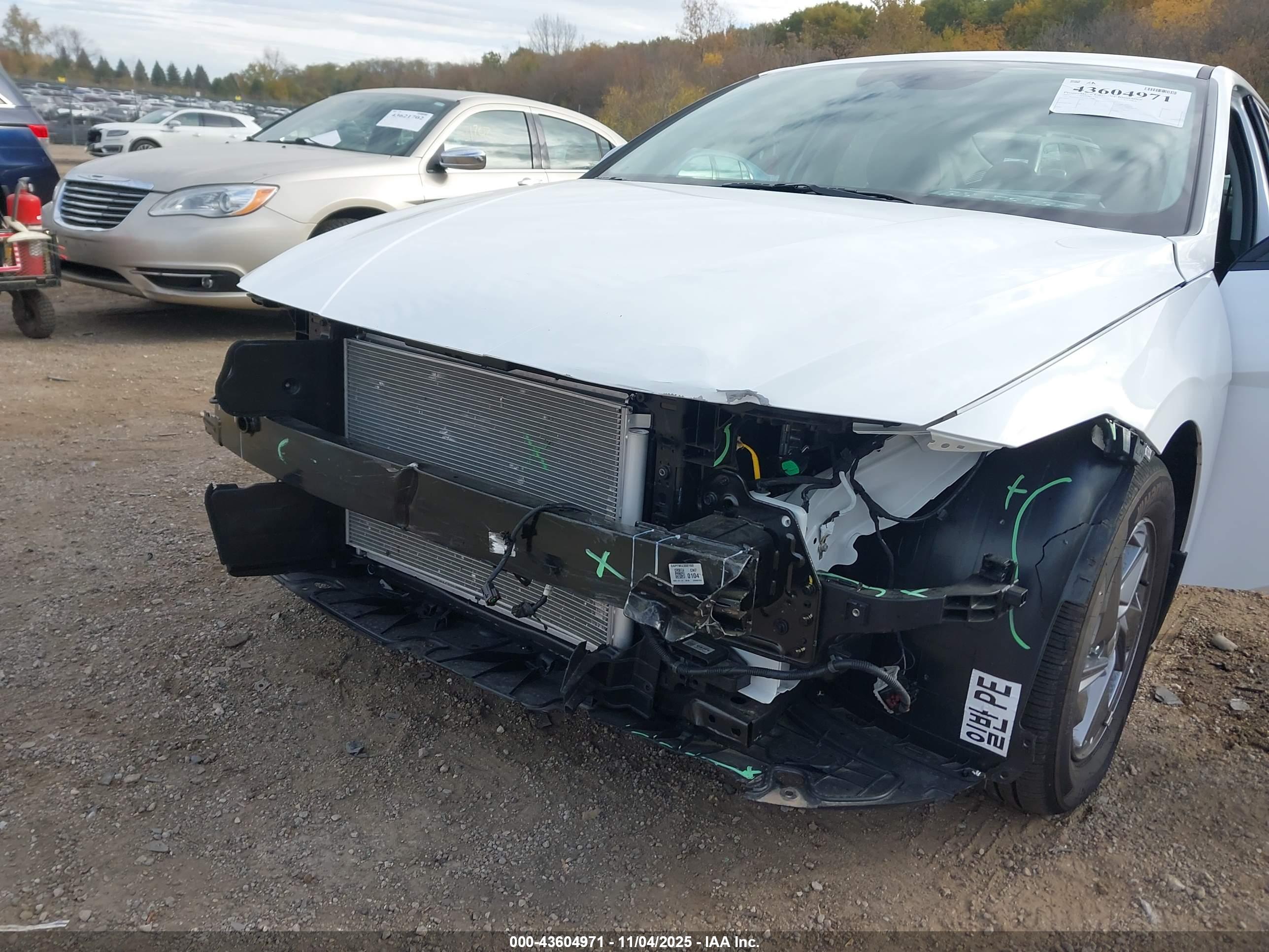HYUNDAI ELANTRA image 6