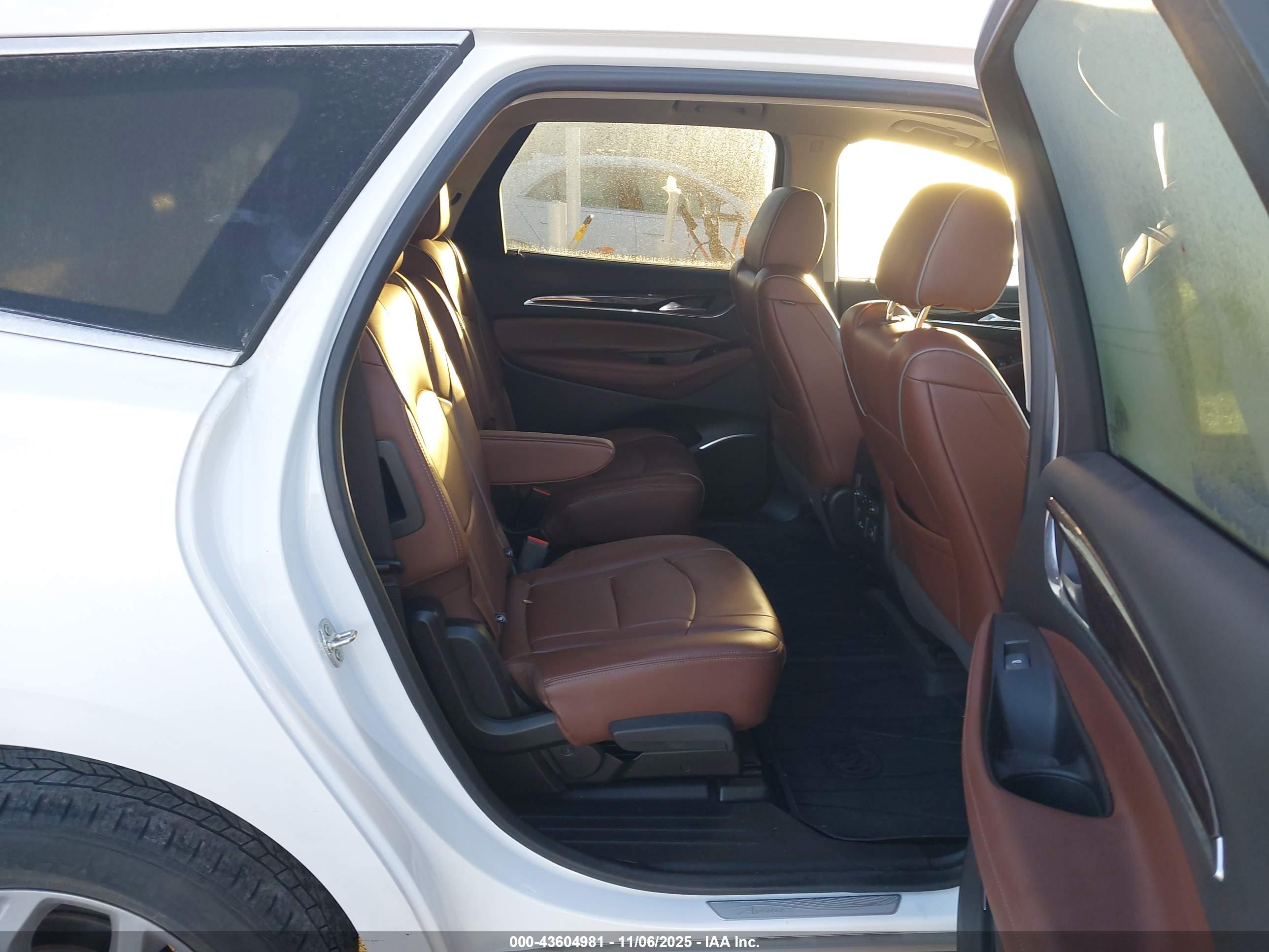 BUICK ENCLAVE image 8