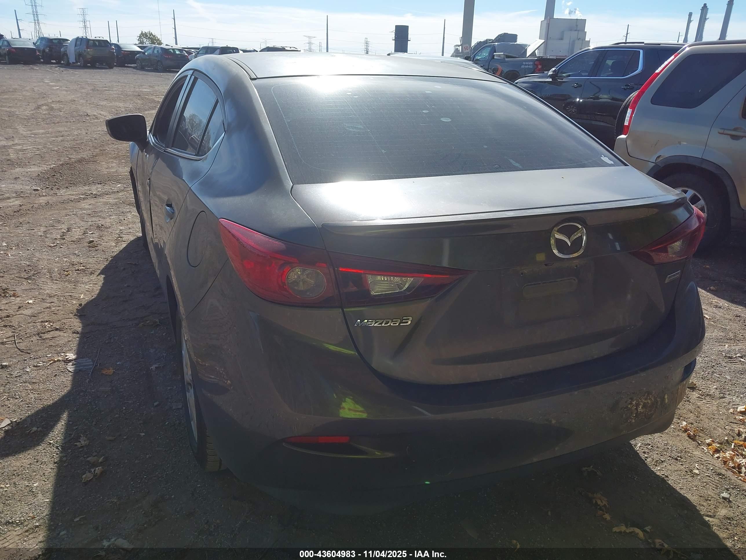 MAZDA MAZDA3 image 3