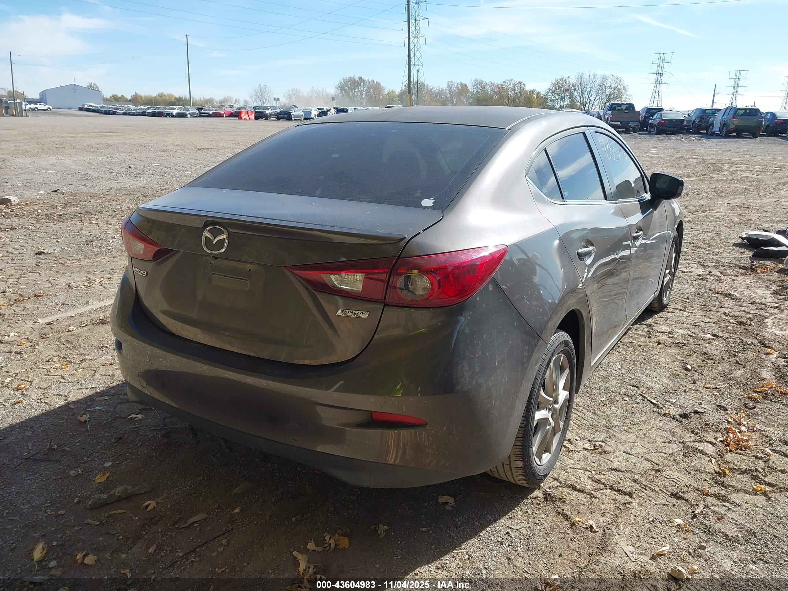 MAZDA MAZDA3 image 4
