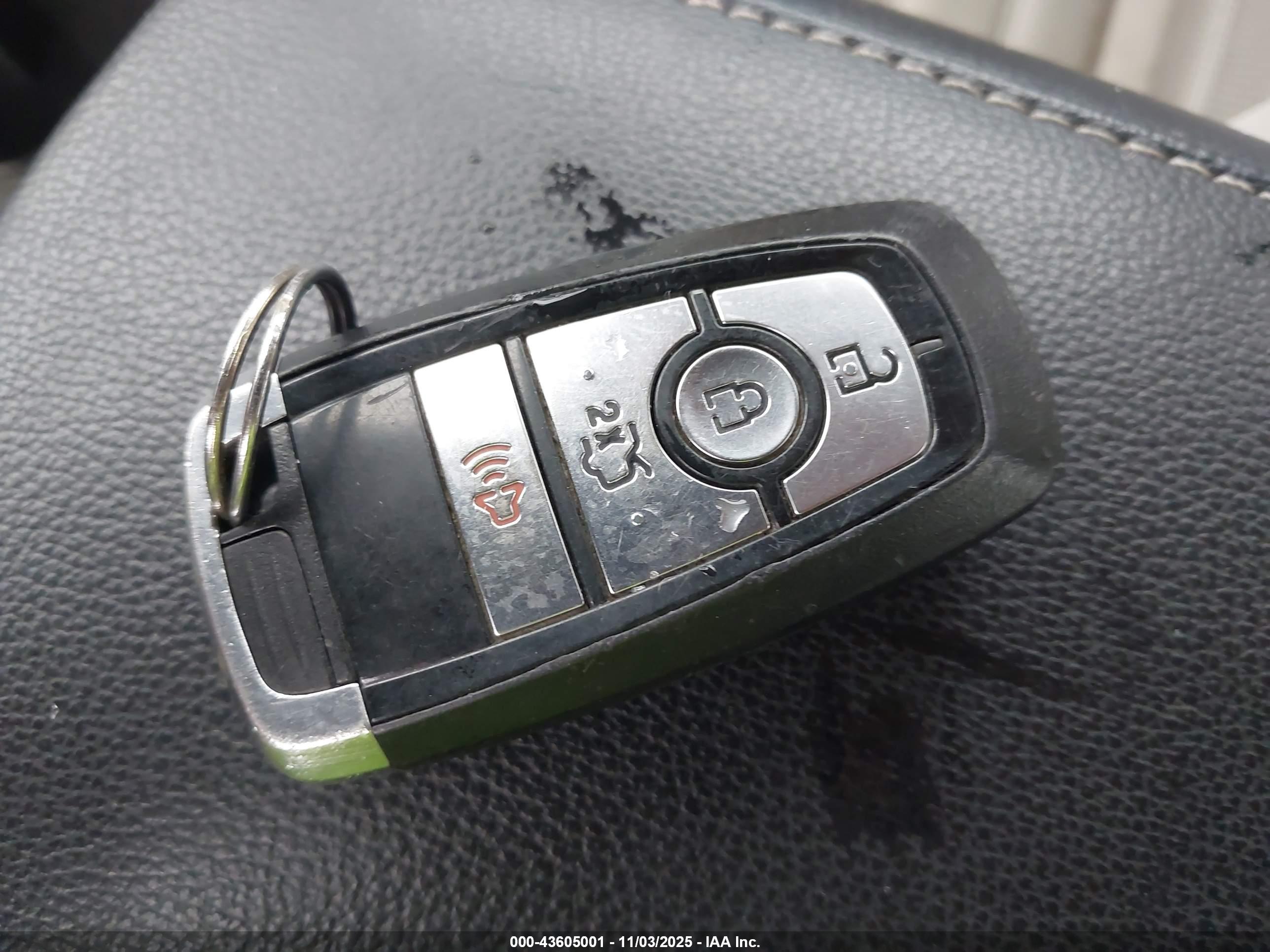 FORD FUSION image 11