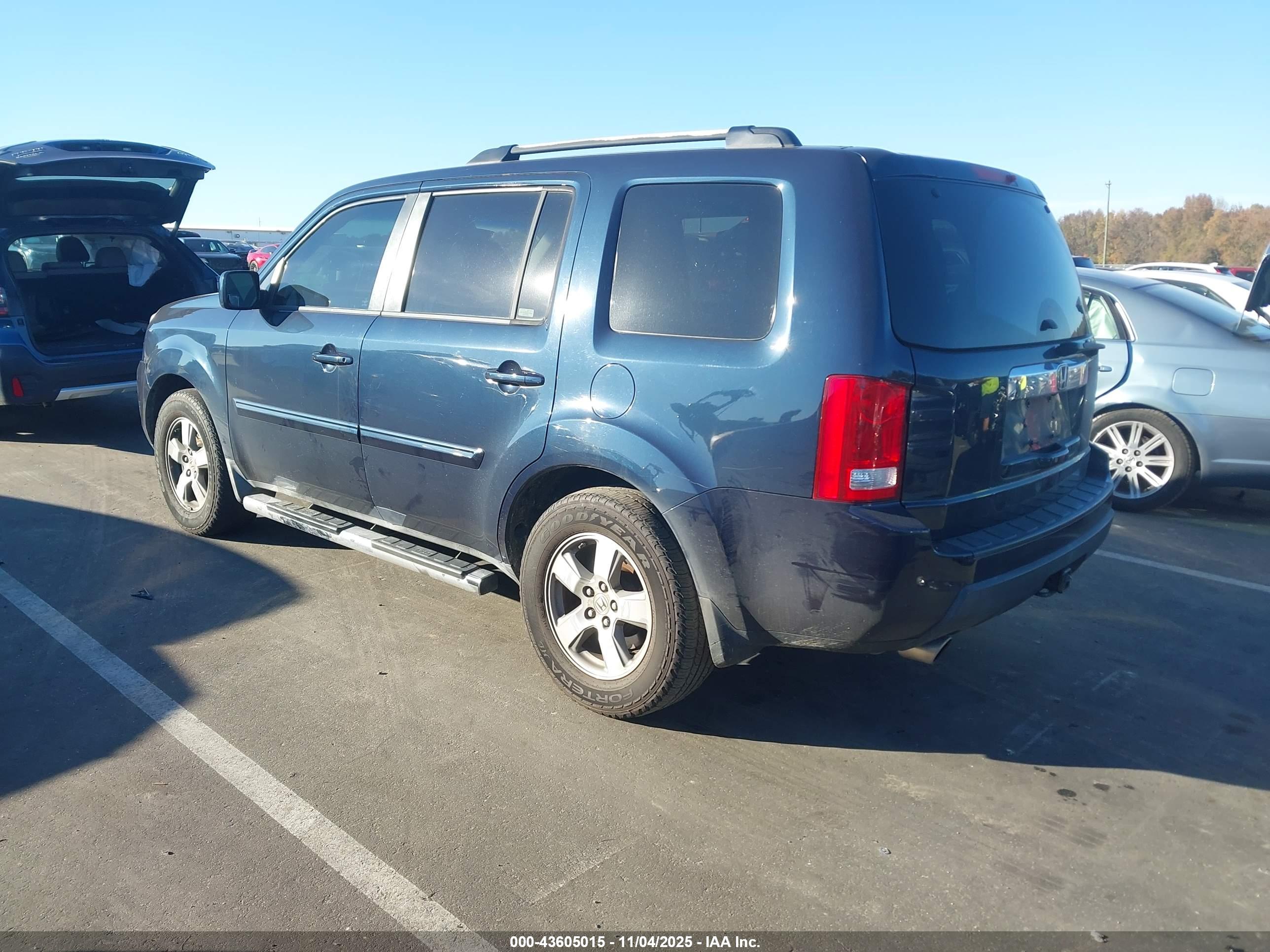 HONDA PILOT image 3