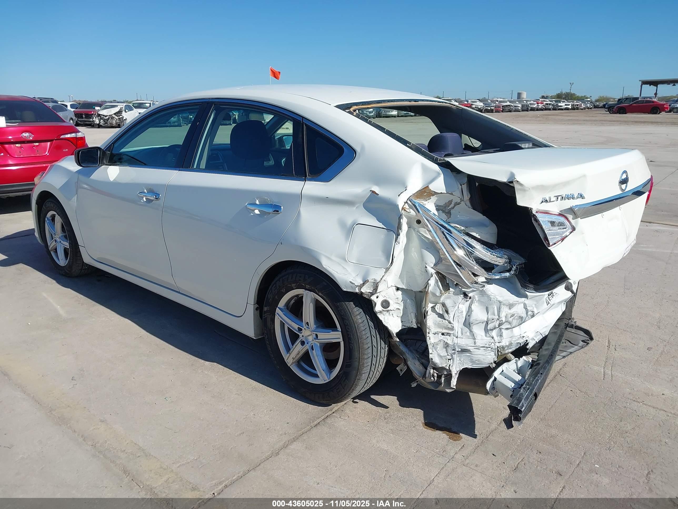 NISSAN ALTIMA image 3