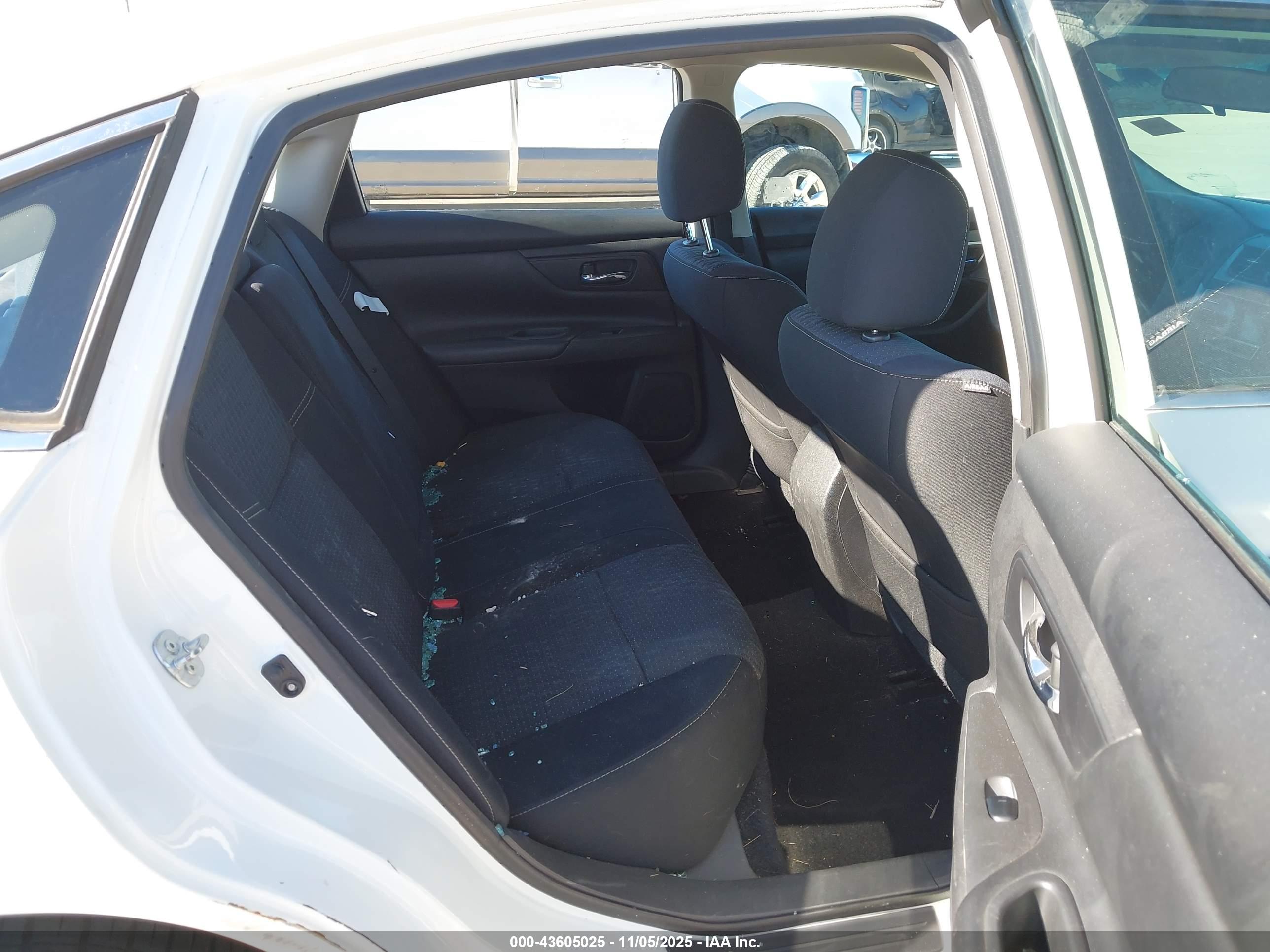 NISSAN ALTIMA image 8
