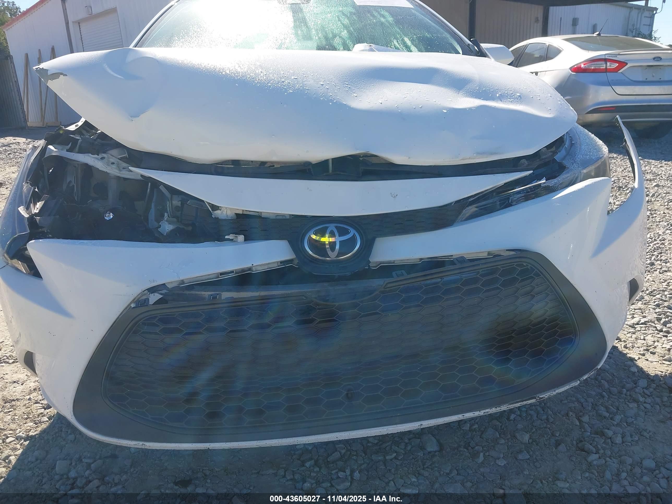 TOYOTA COROLLA image 6