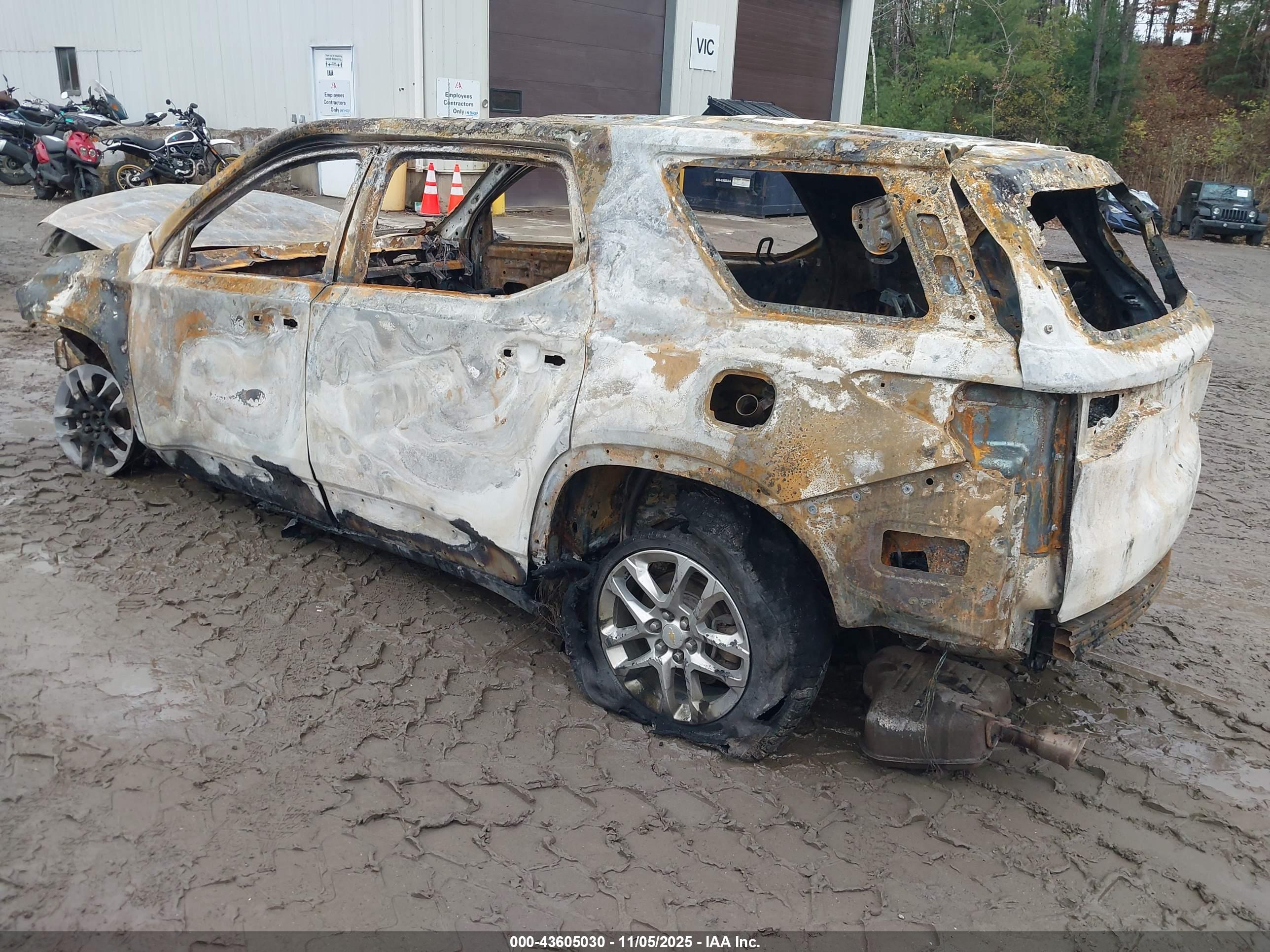 CHEVROLET TRAVERSE image 3
