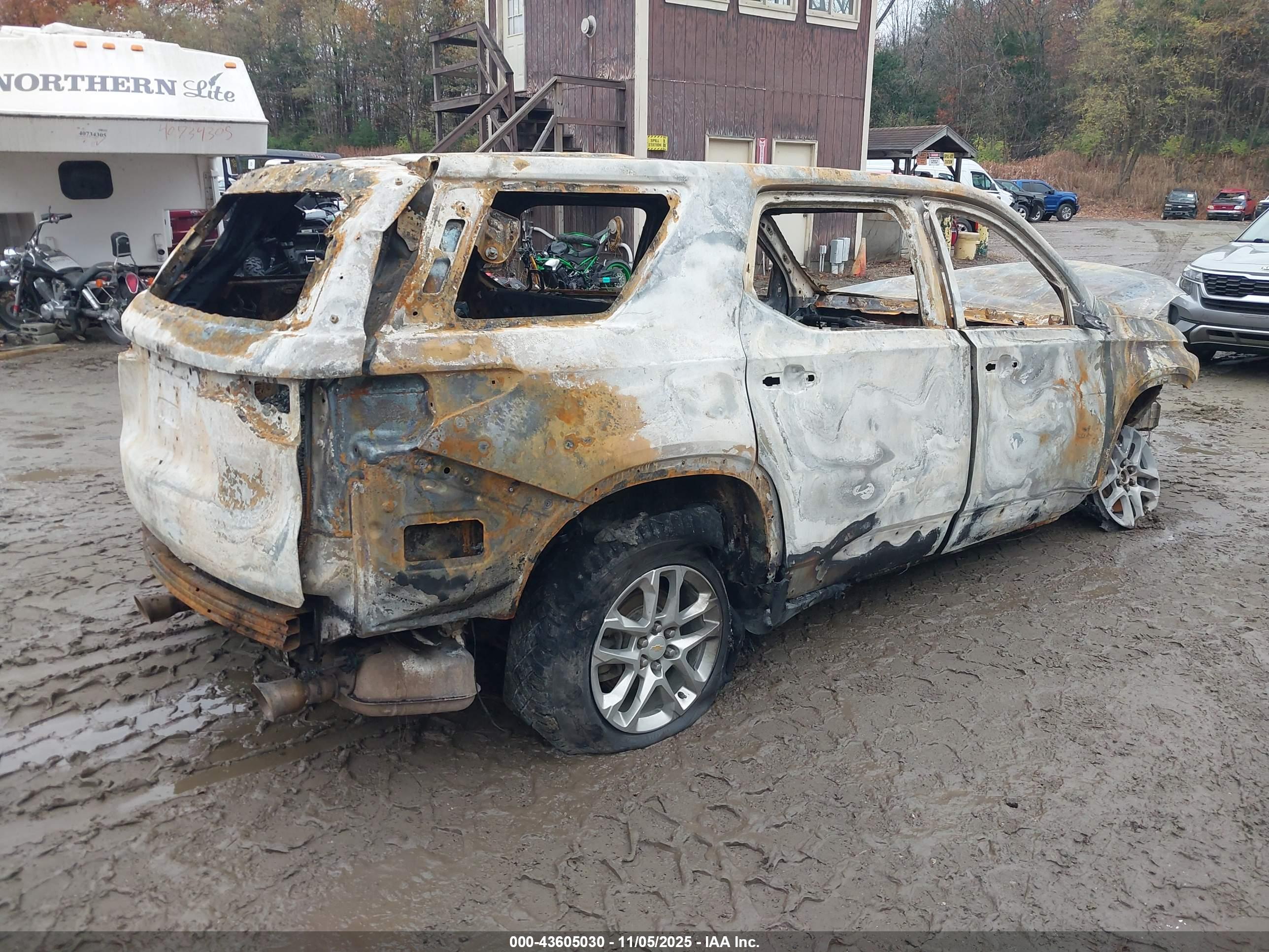 CHEVROLET TRAVERSE image 4