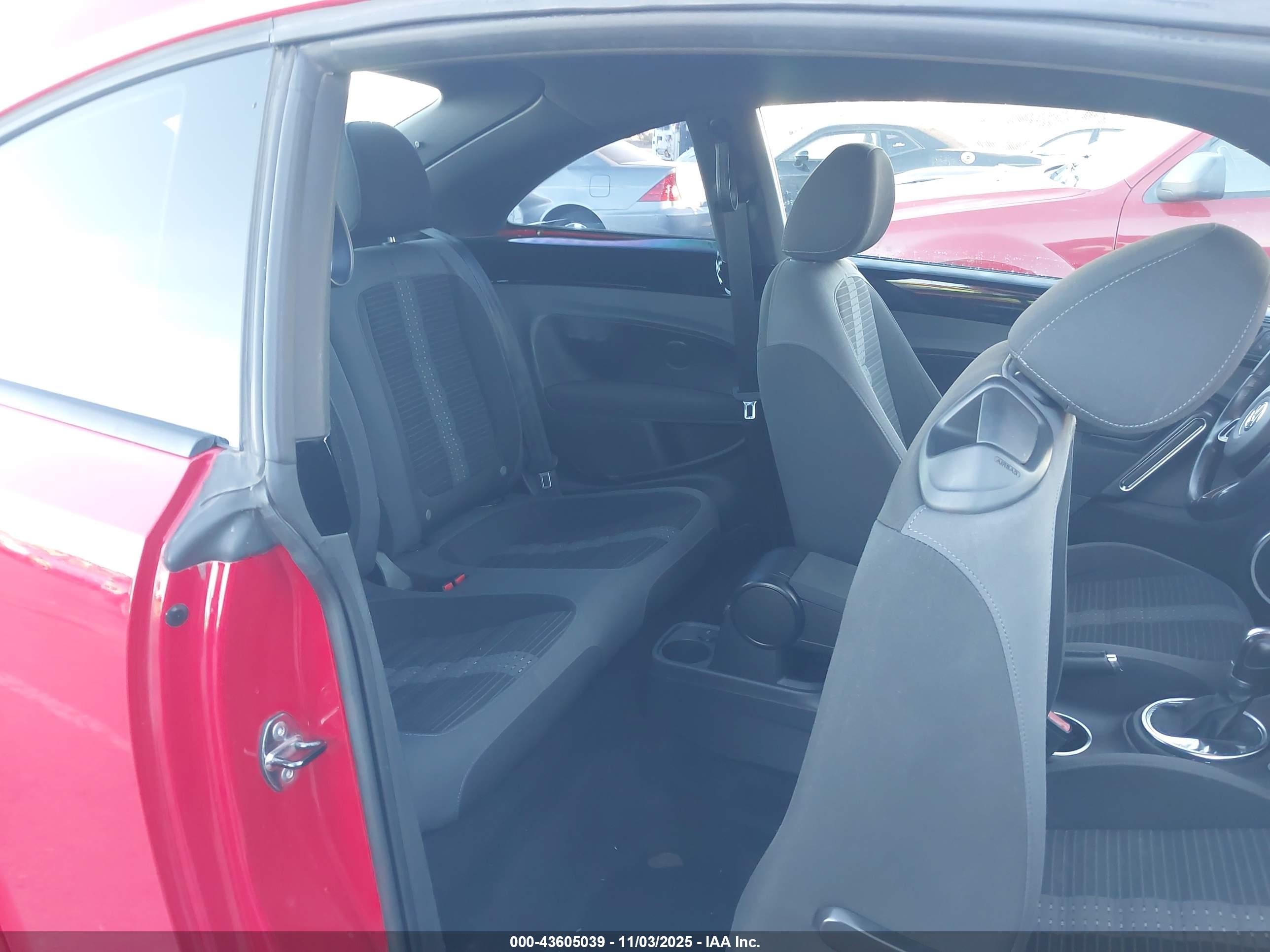 VOLKSWAGEN BEETLE image 8