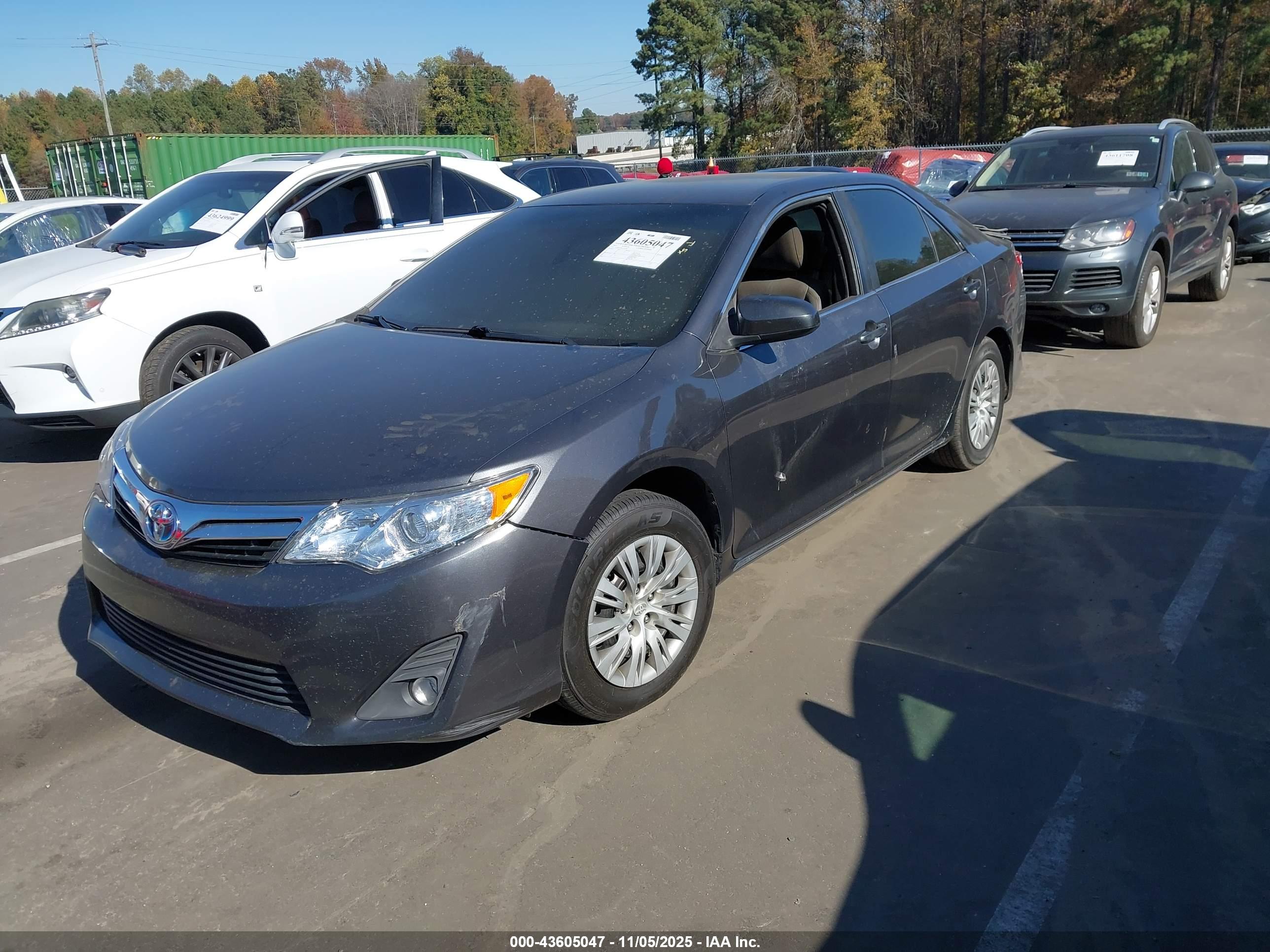 TOYOTA CAMRY image 2