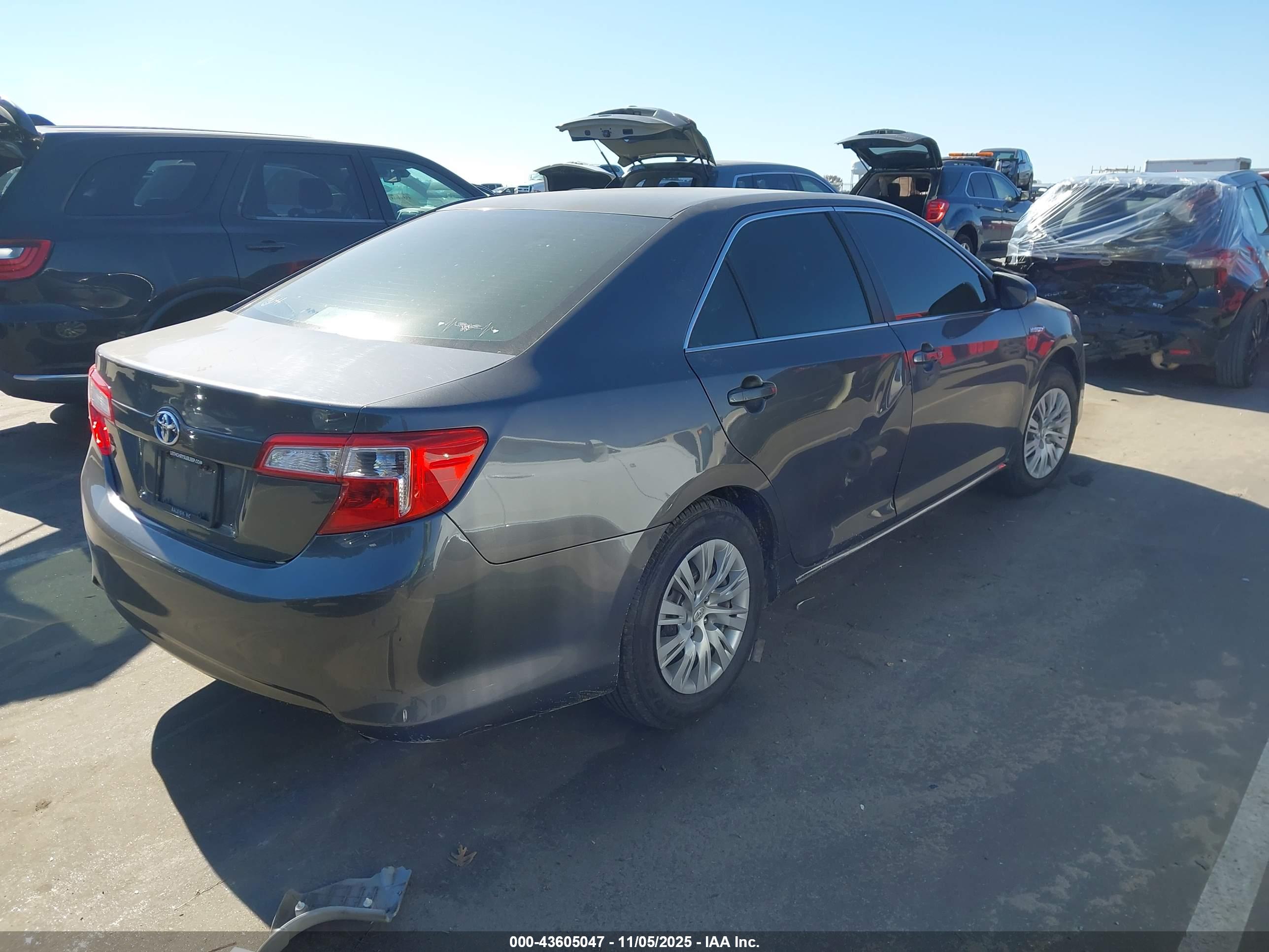 TOYOTA CAMRY image 4