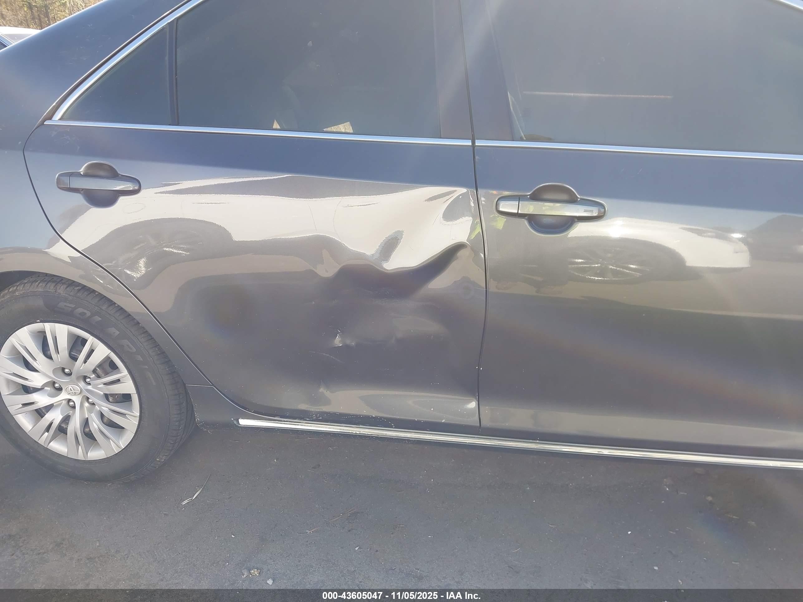 TOYOTA CAMRY image 6