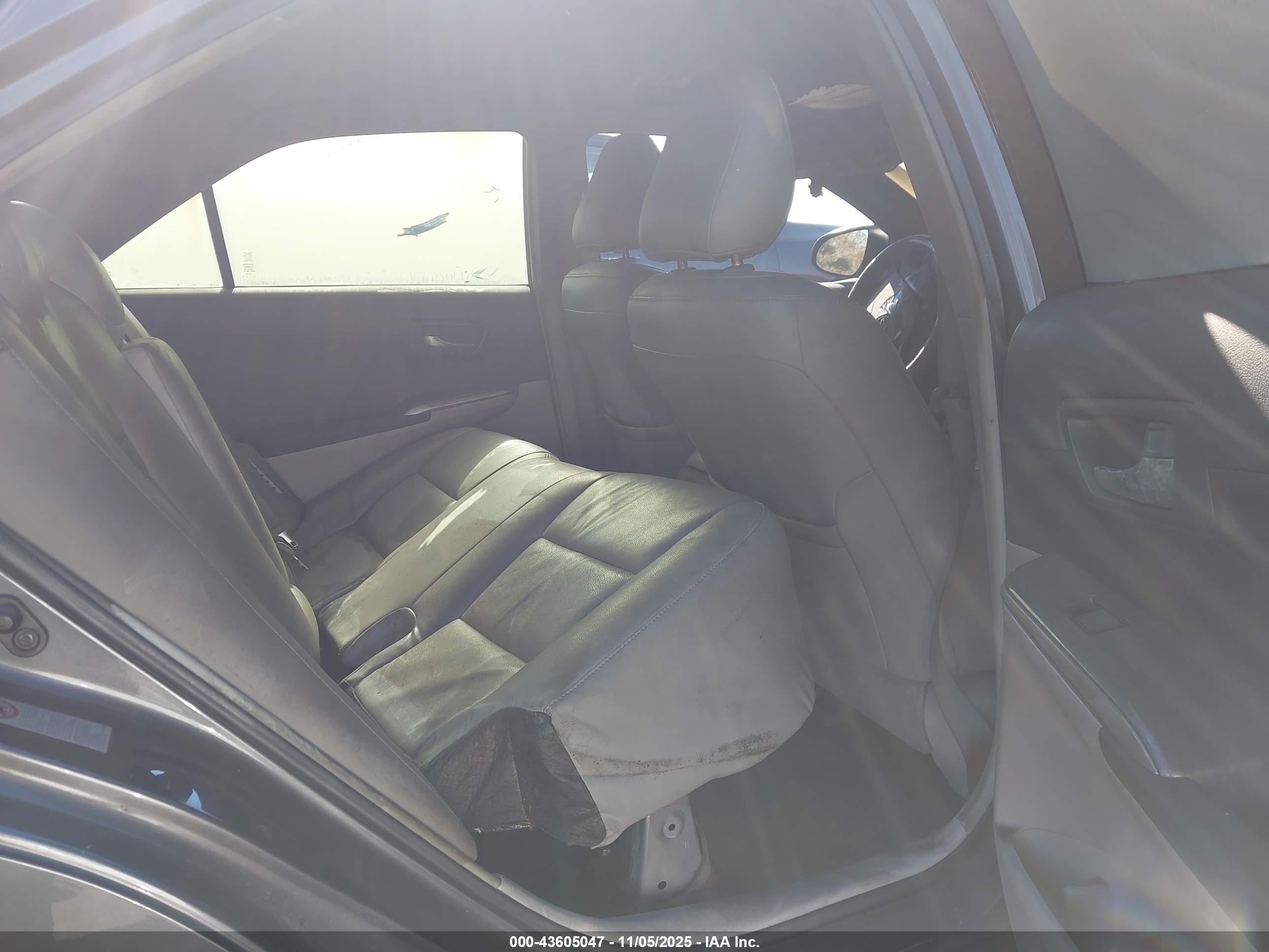 TOYOTA CAMRY image 8