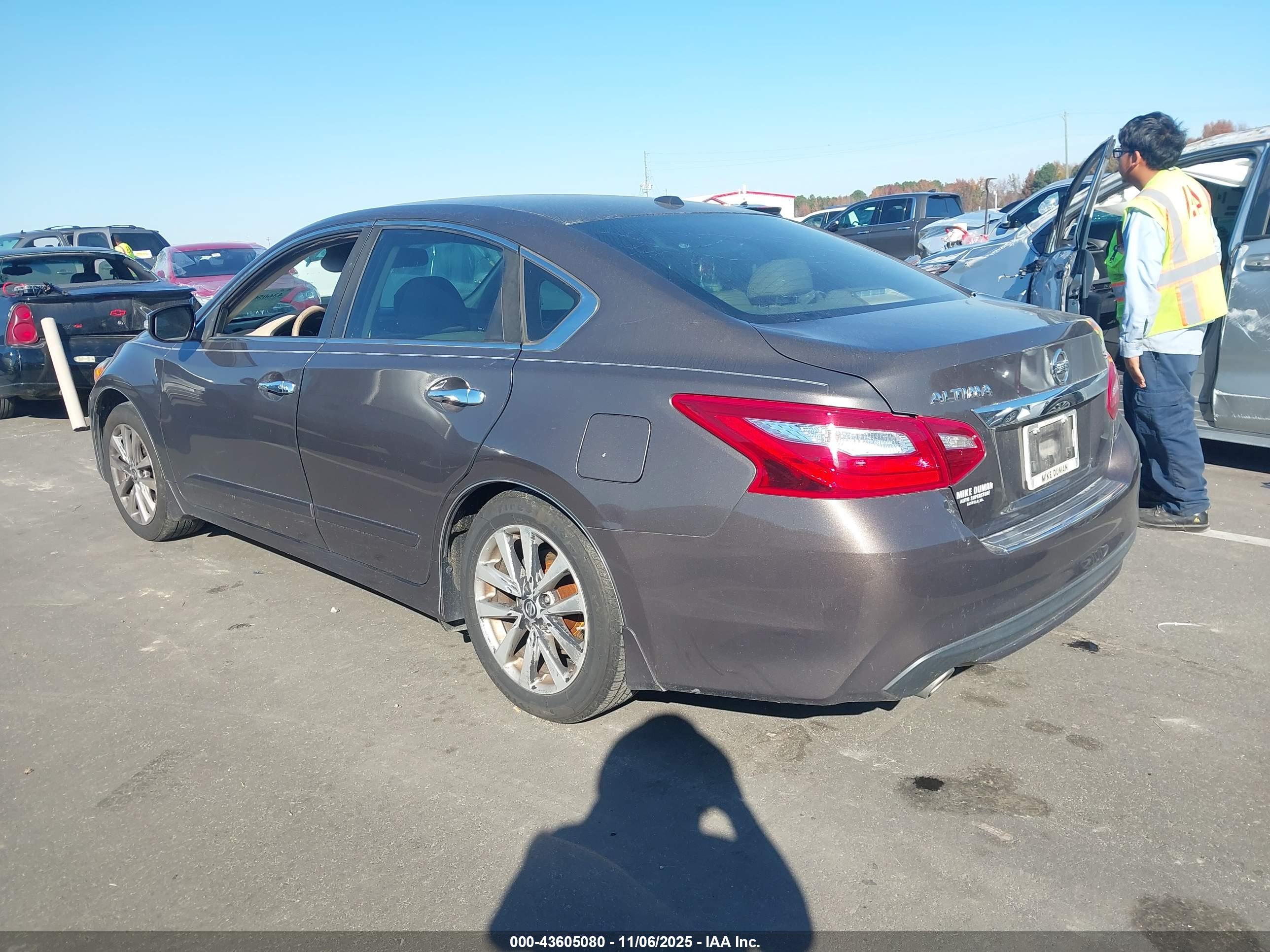 NISSAN ALTIMA image 3