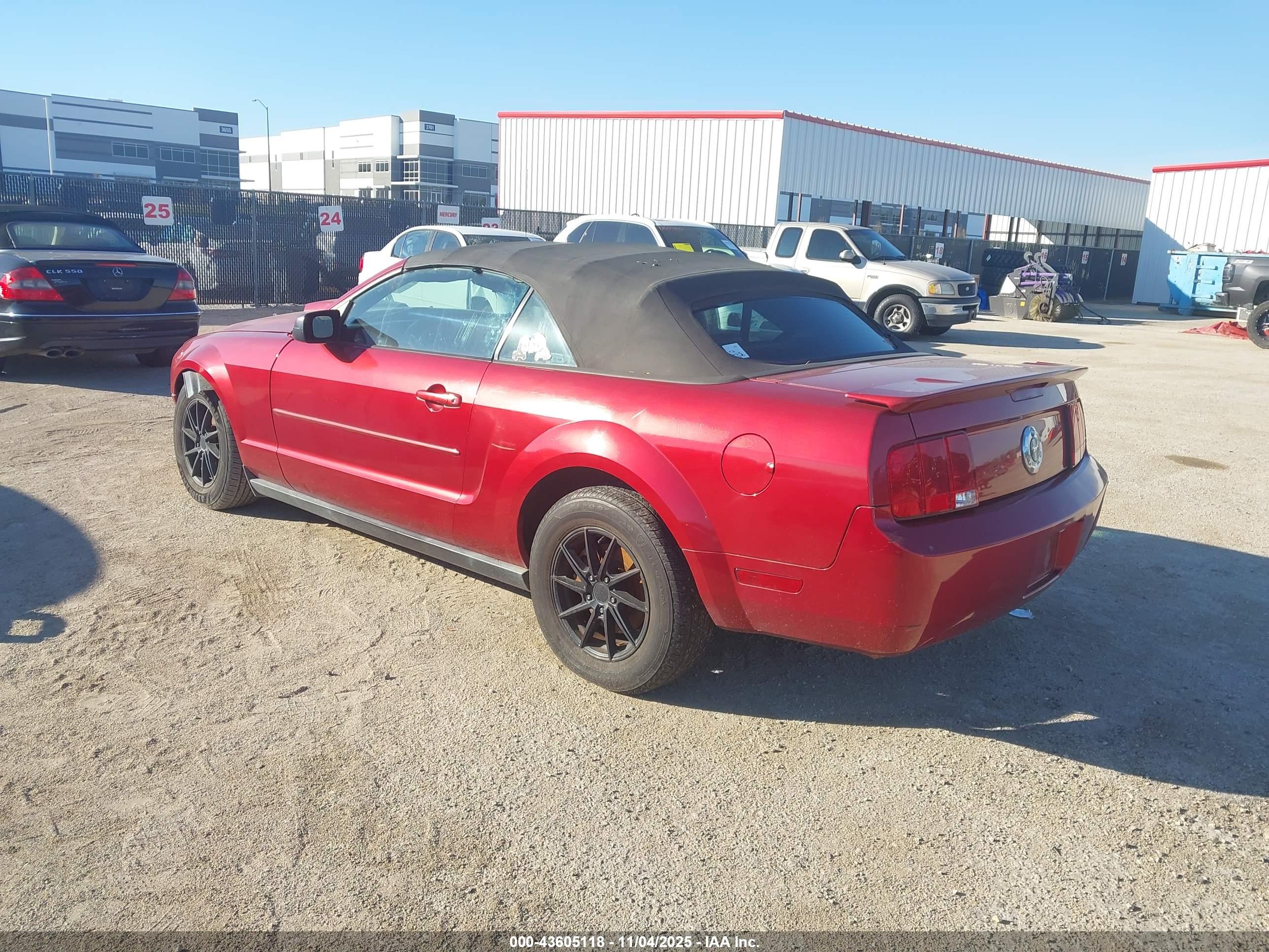 FORD MUSTANG image 3