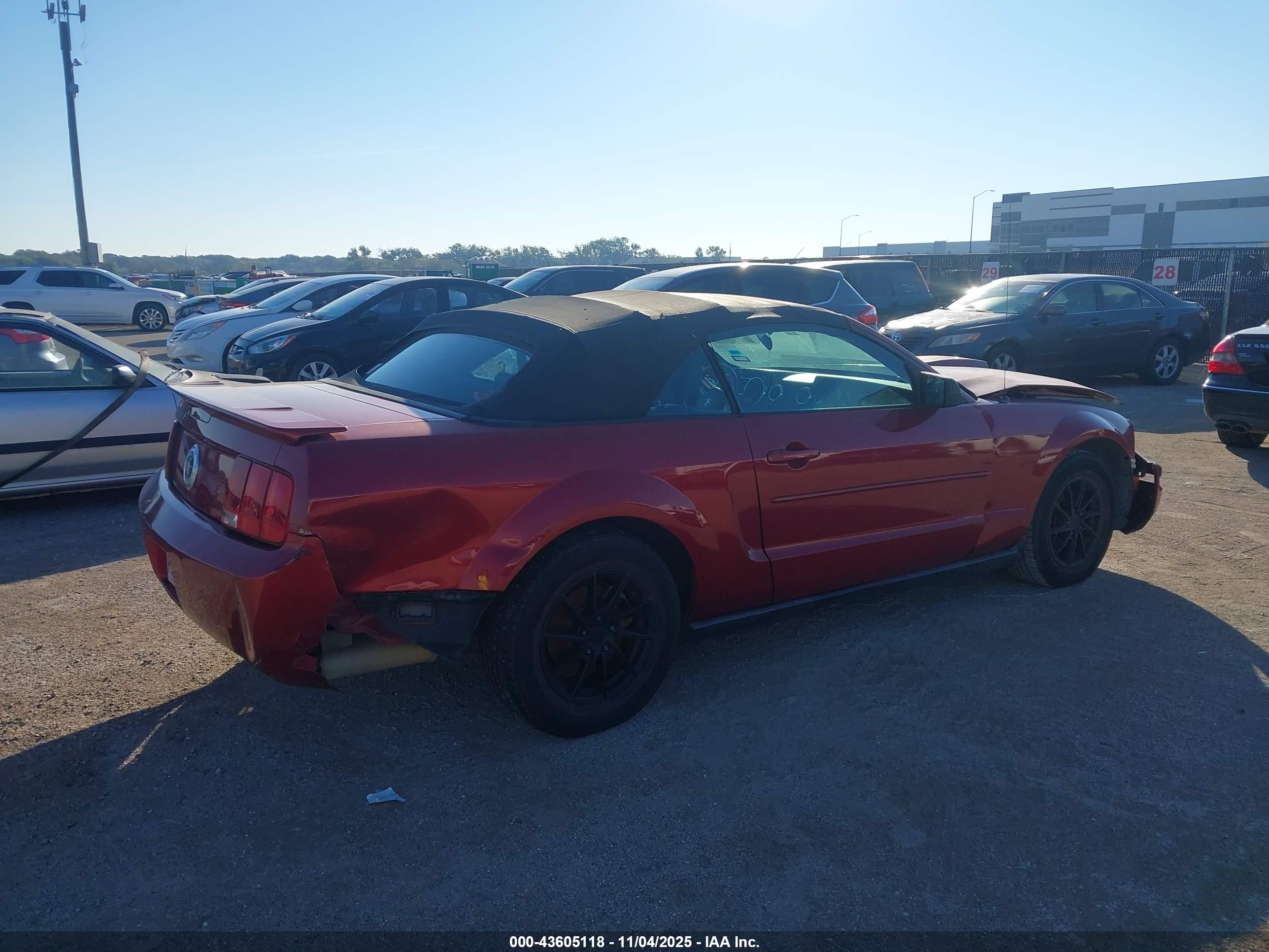 FORD MUSTANG image 4