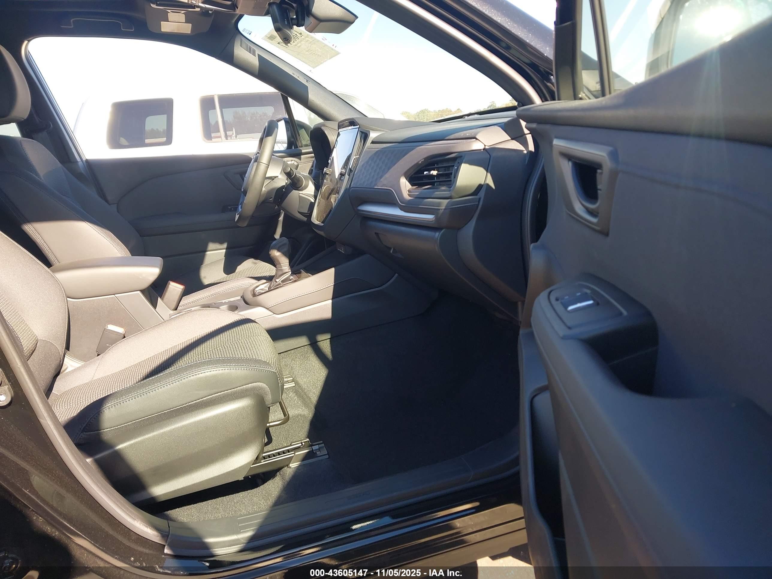 SUBARU FORESTER image 5