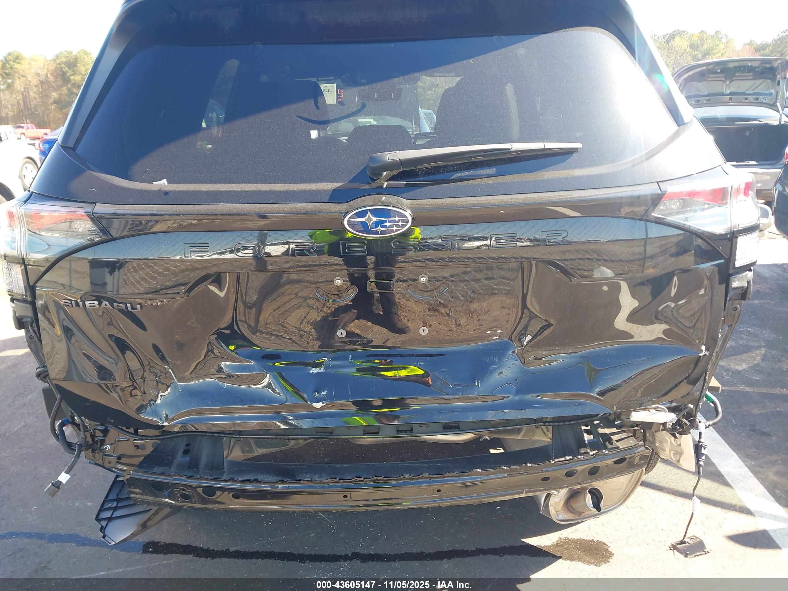 SUBARU FORESTER image 6
