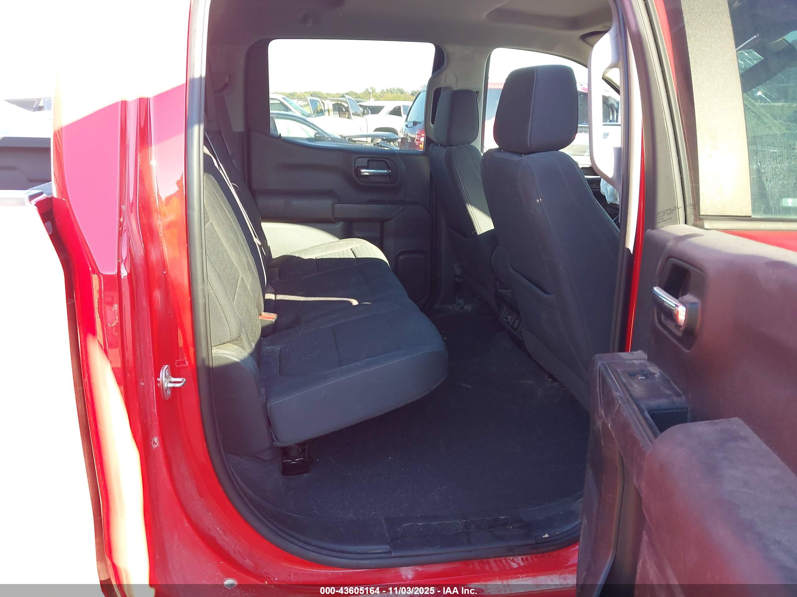CHEVROLET SILVERADO image 8