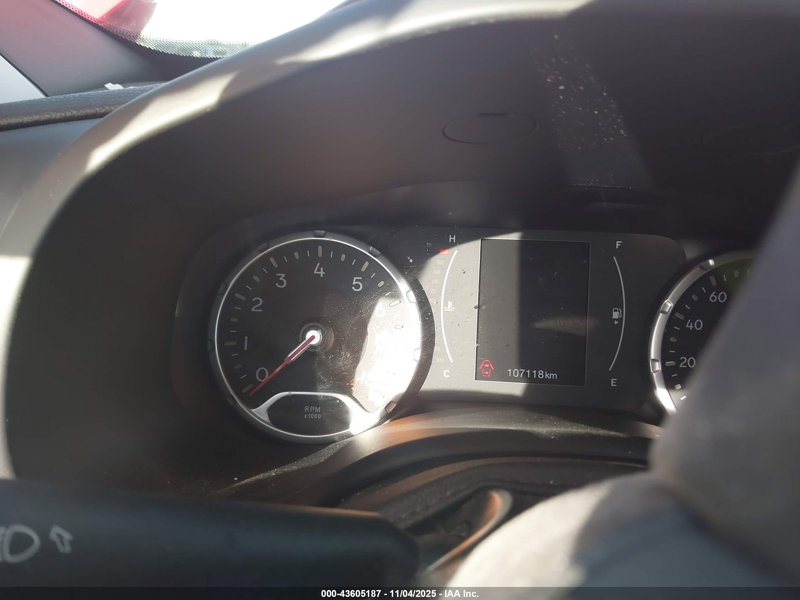 JEEP RENEGADE image 7