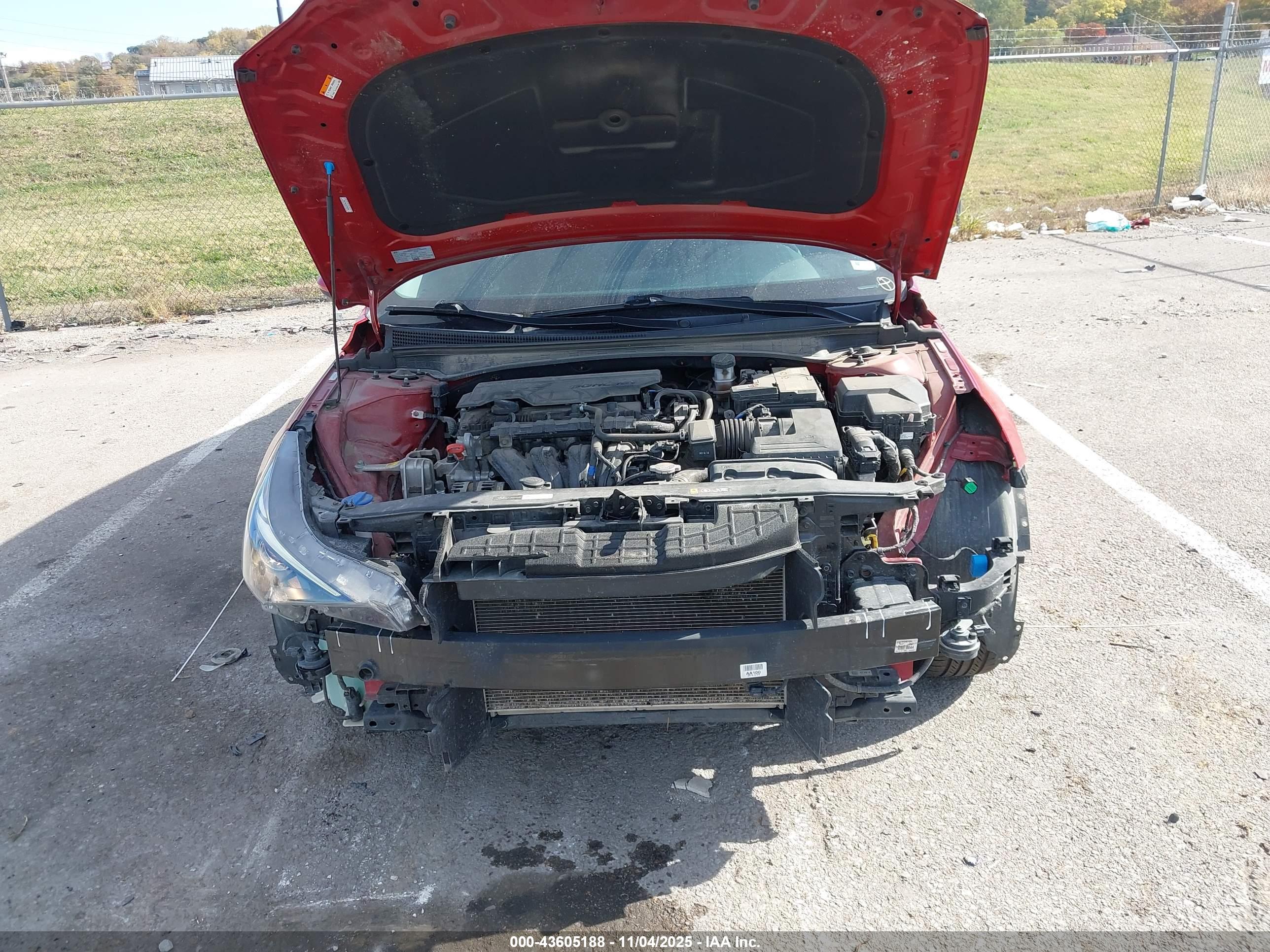HYUNDAI ELANTRA image 10