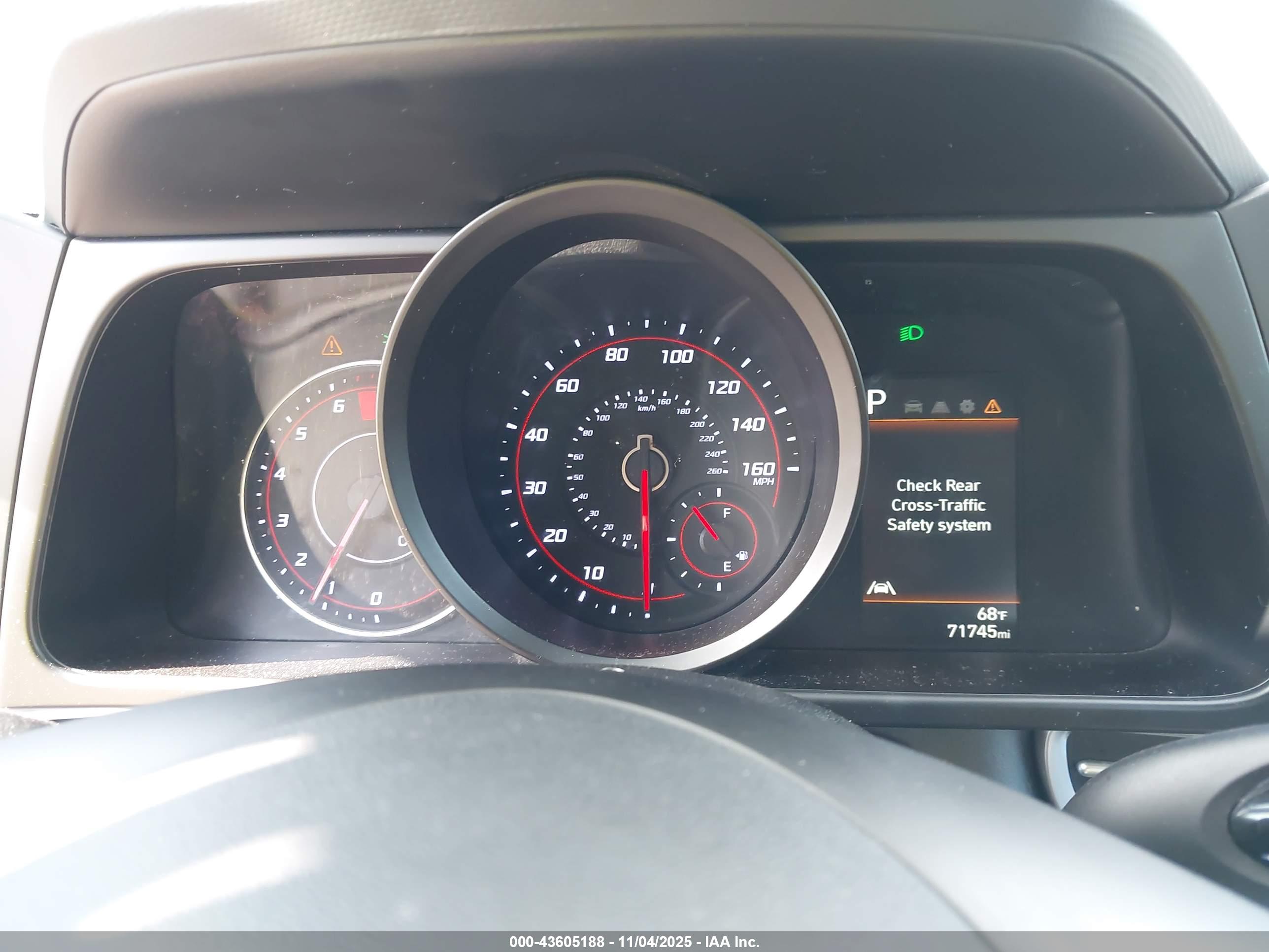 HYUNDAI ELANTRA image 7