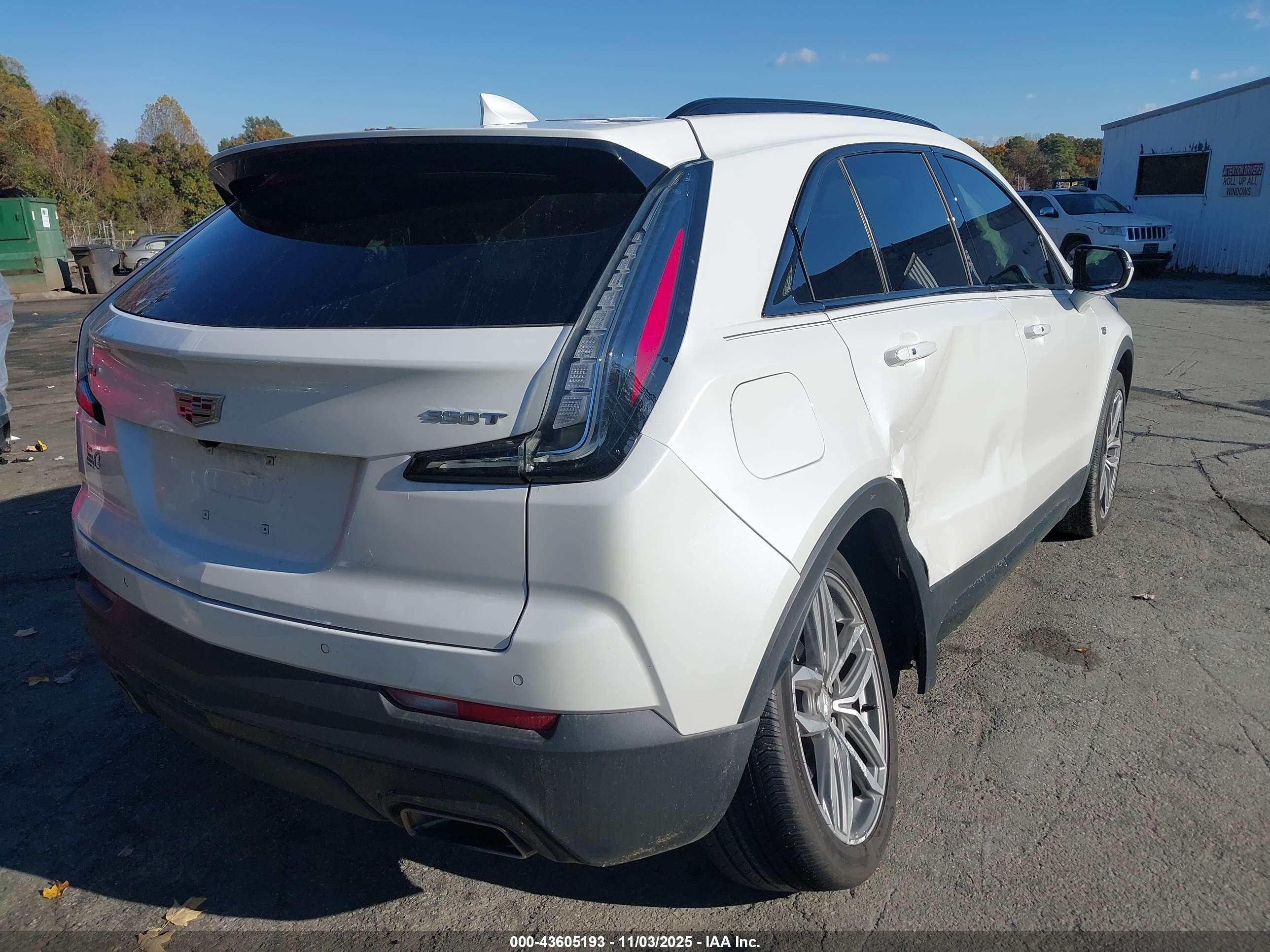 CADILLAC XT4 image 4