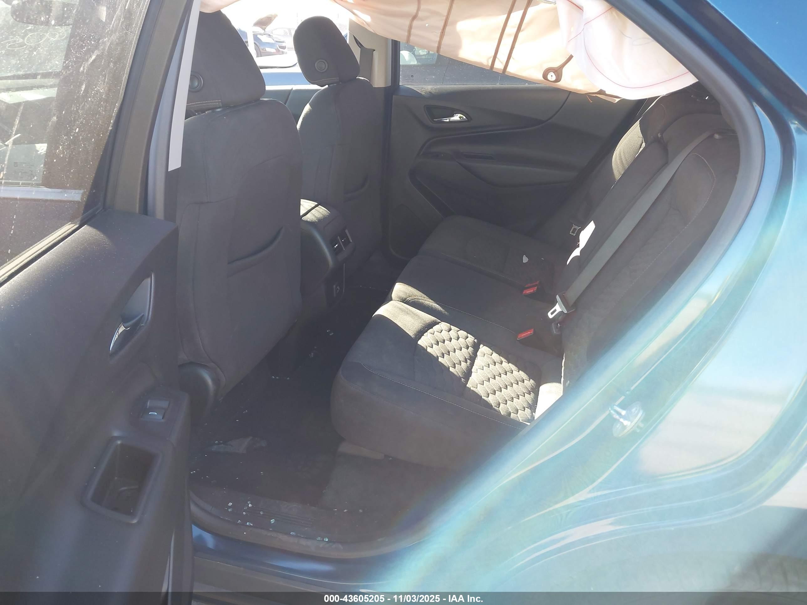 CHEVROLET EQUINOX image 8